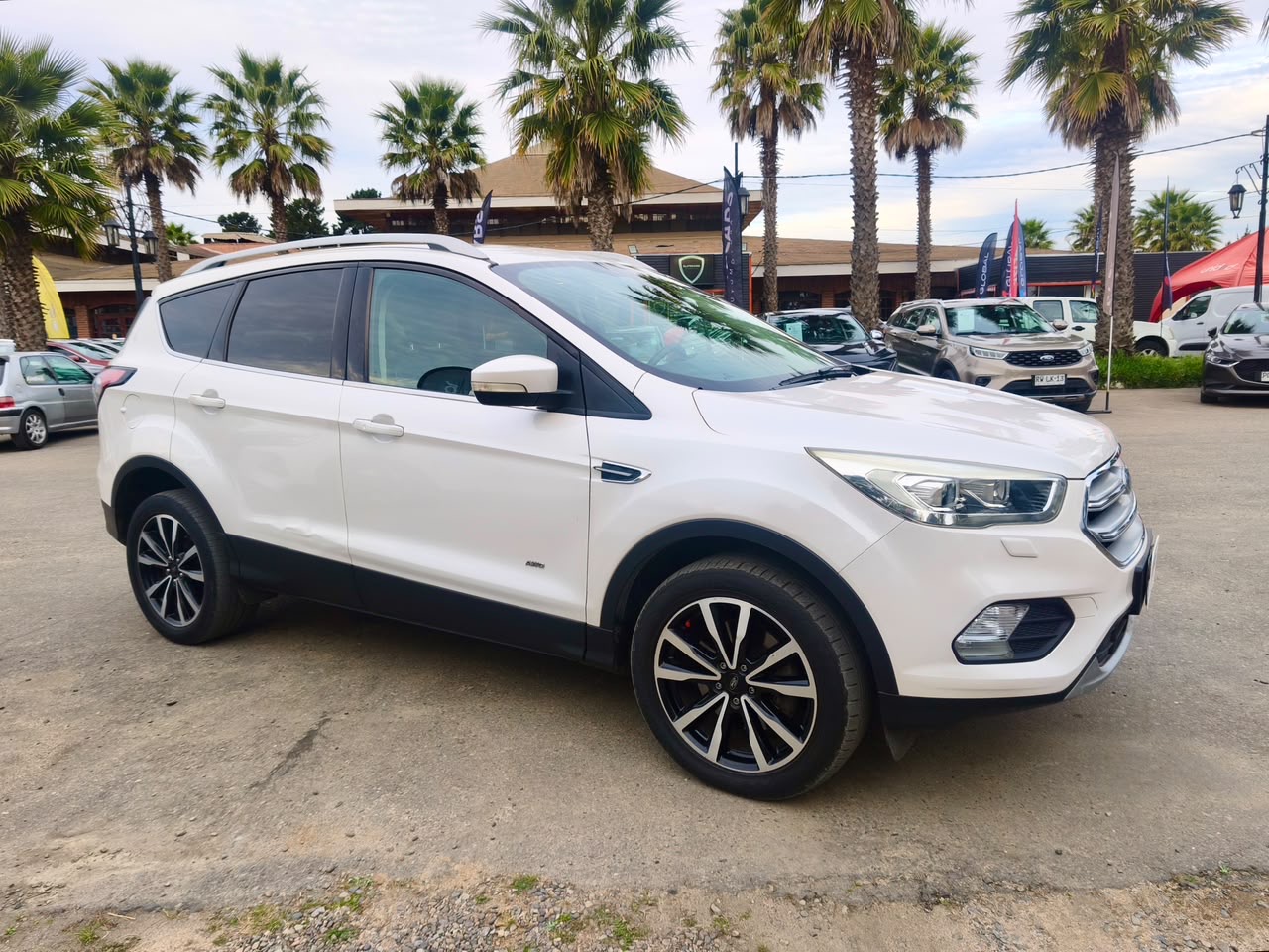 Ford Escape — foto 2 de 13