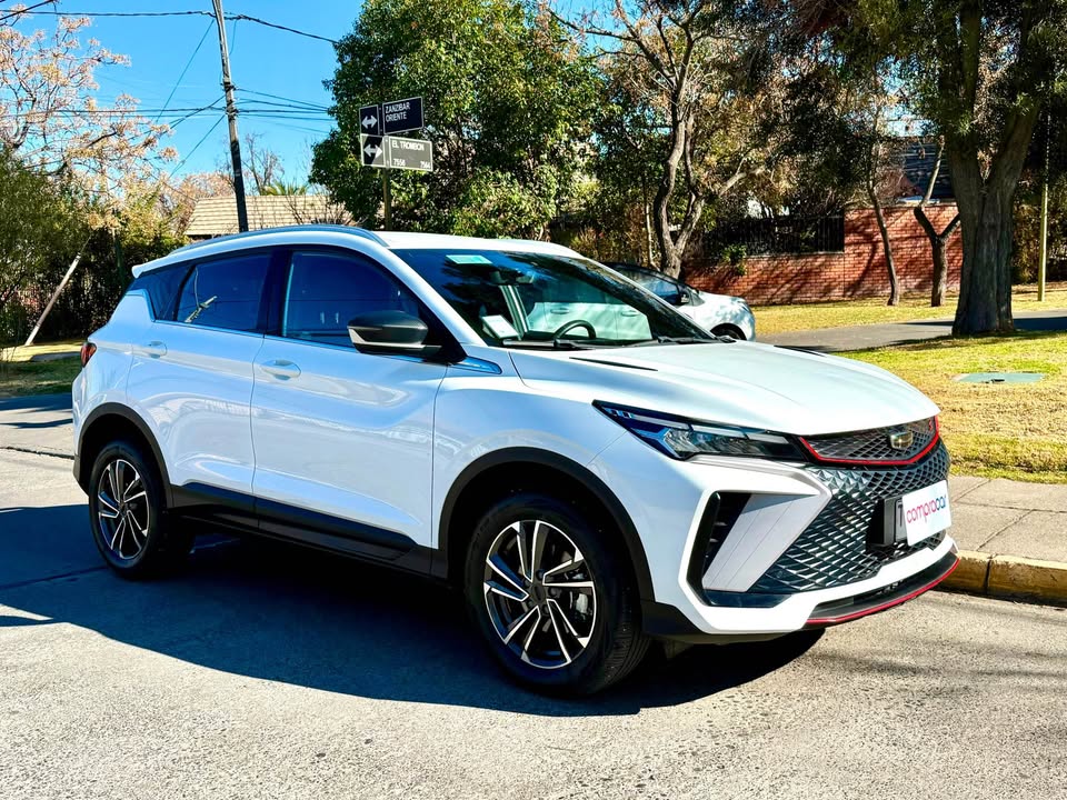 Geely Coolray — foto 2 de 20