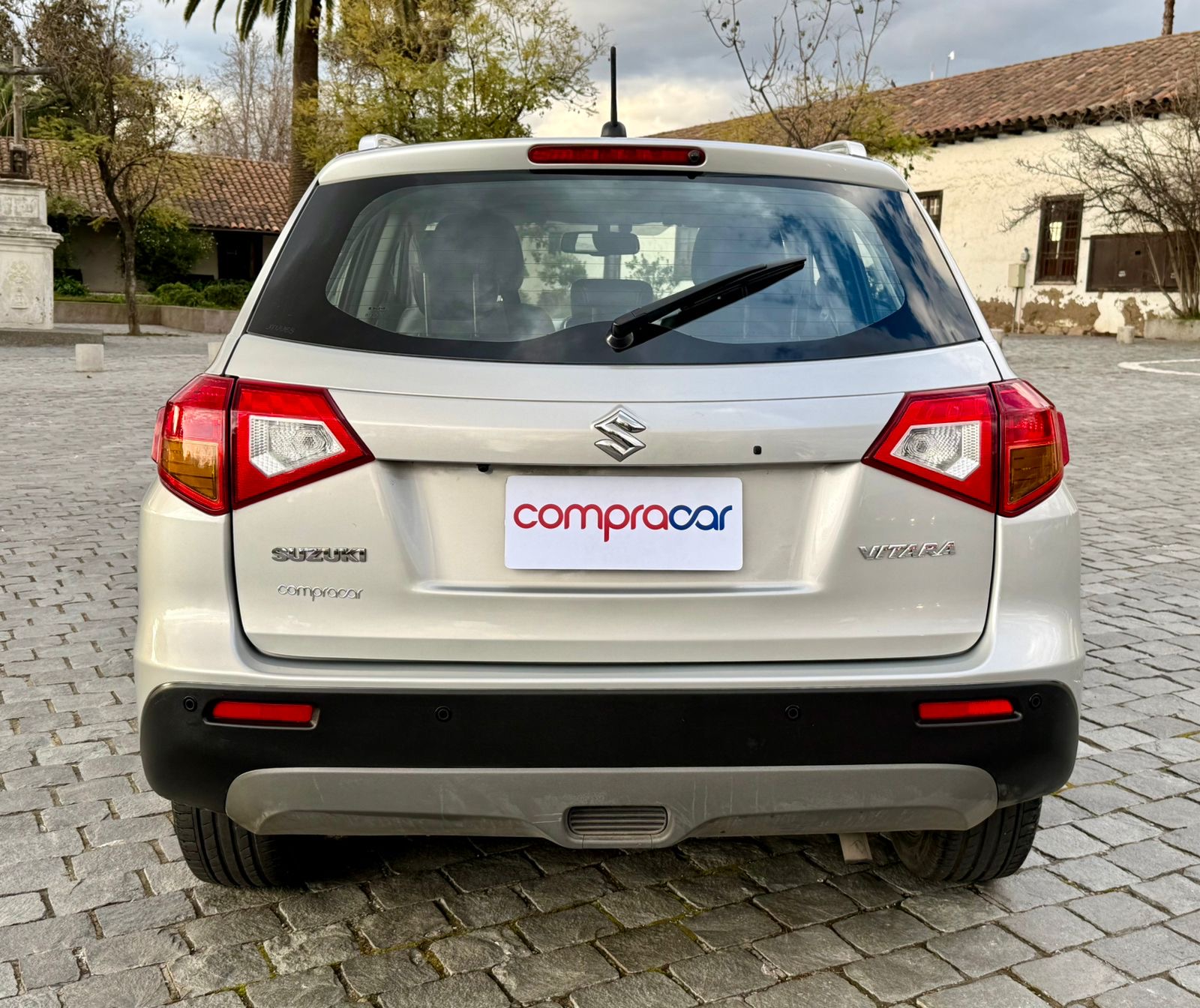 Suzuki Vitara — foto 9 de 24