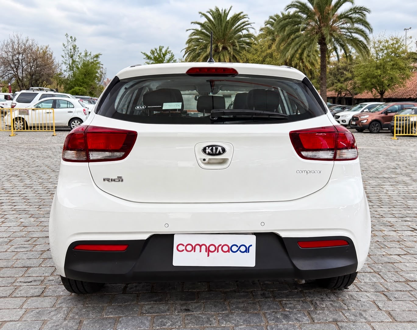 KIA Rio5 — foto 8 de 17