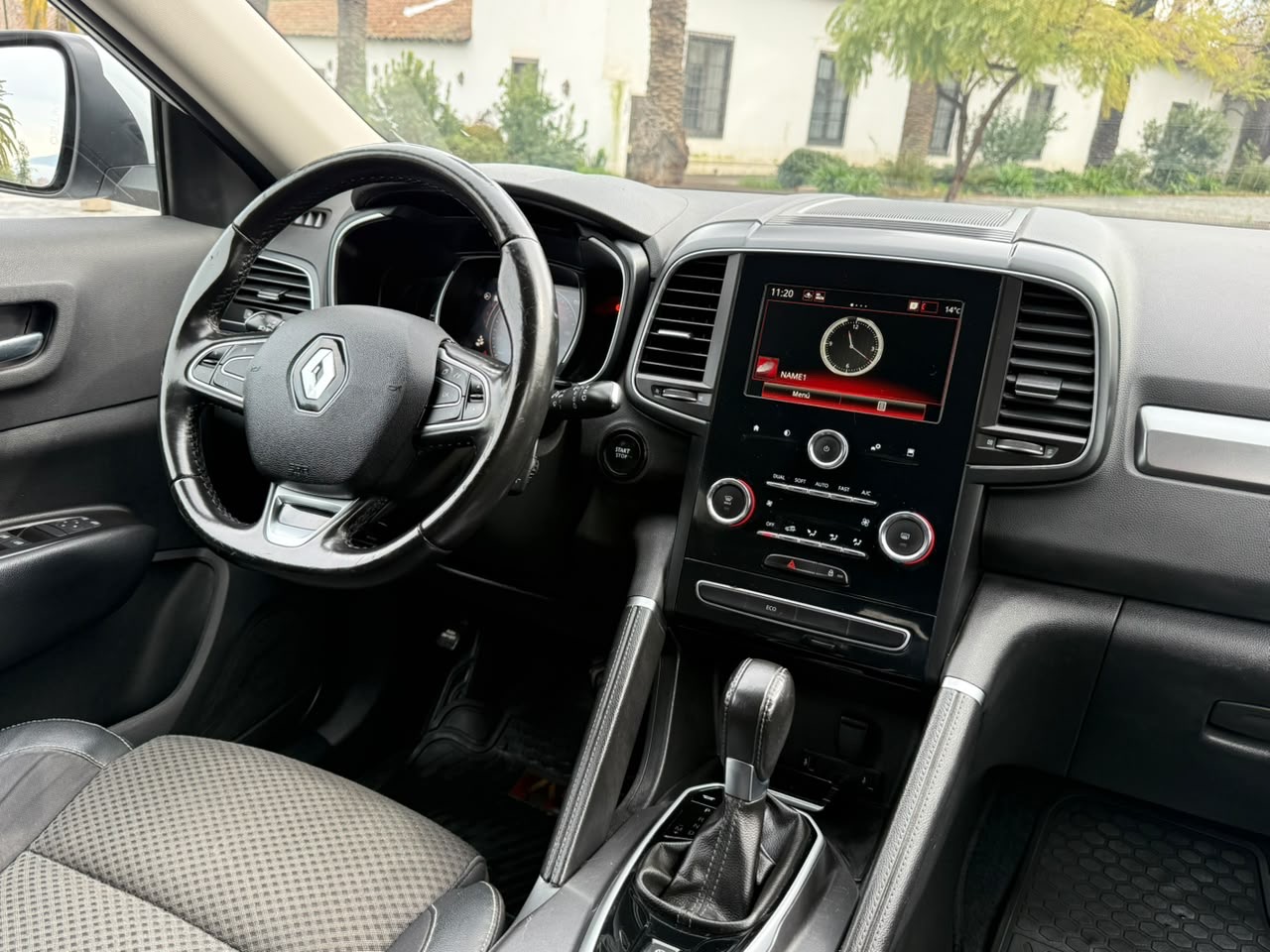 Renault Koleos — foto 14 de 18