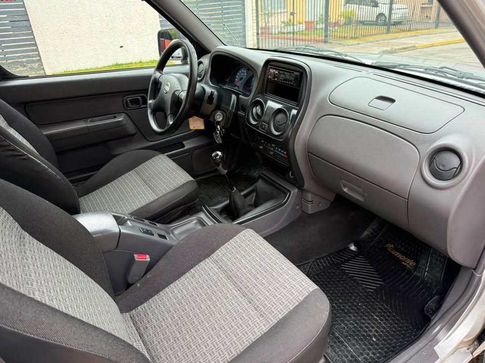 Nissan Terrano — foto 15 de 20
