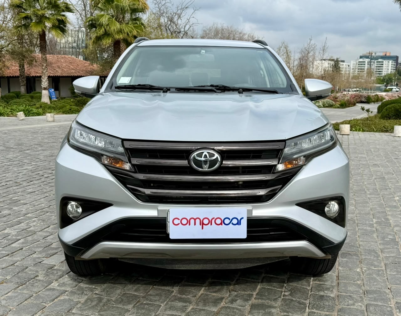 Toyota Rush — foto 8 de 21