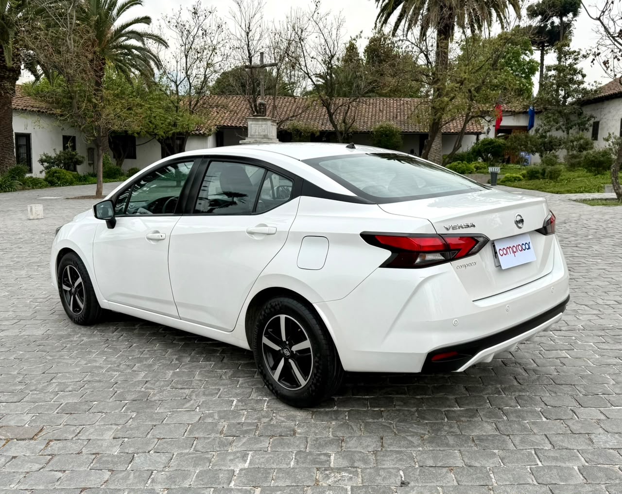 Nissan Versa — foto 4 de 16