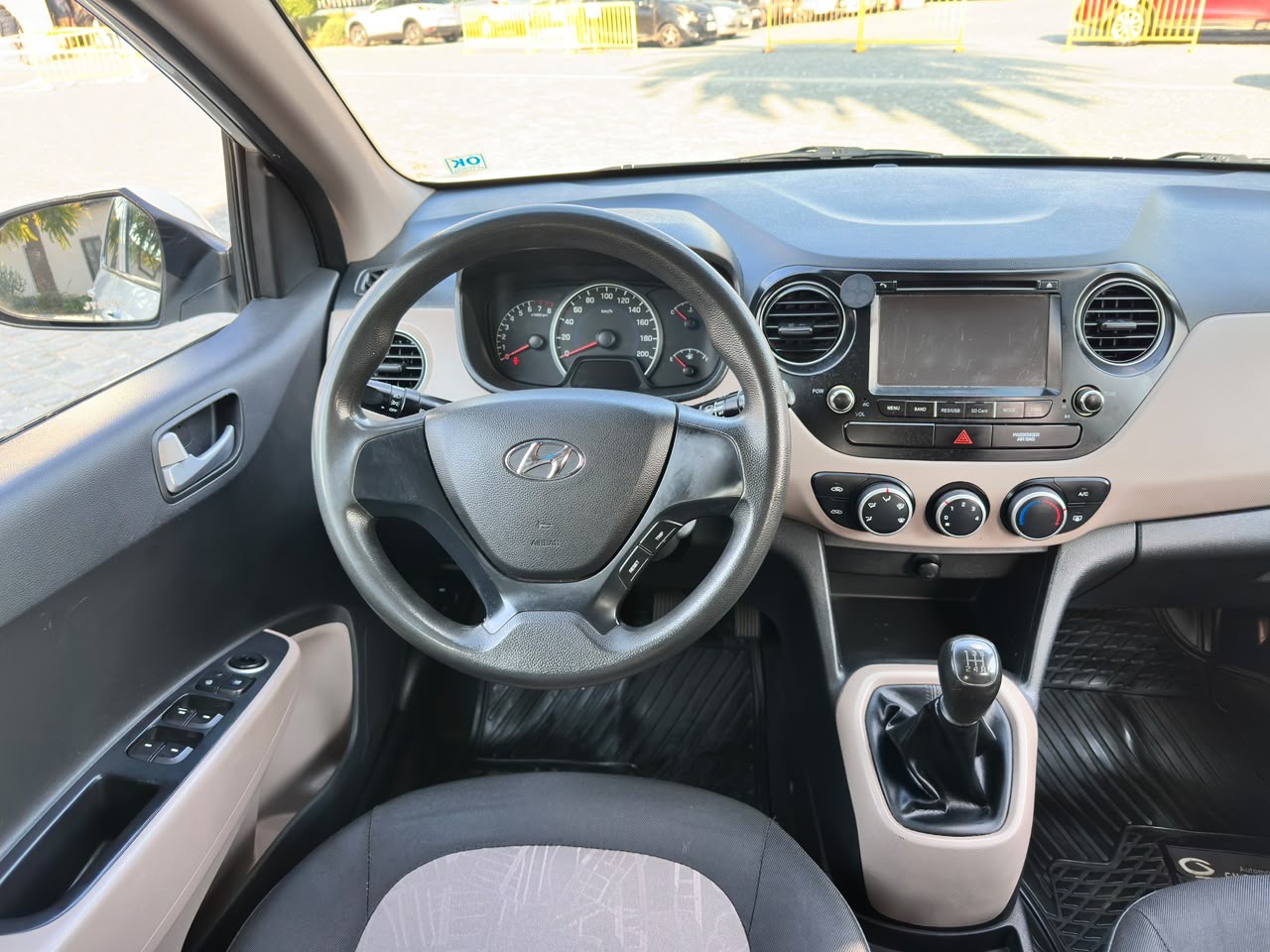 Hyundai Grand I-10 — foto 12 de 14