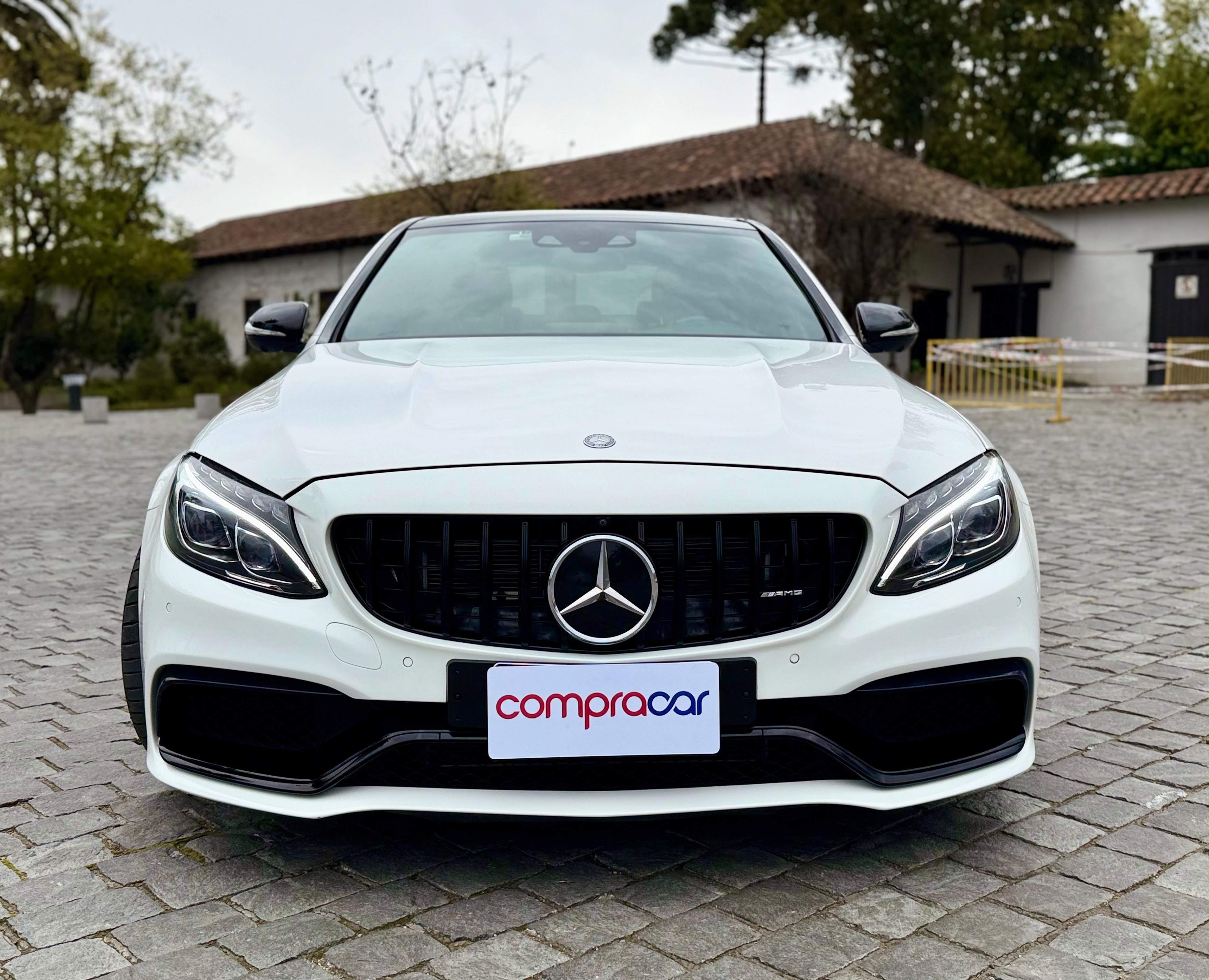 Mercedes-Benz C63 S — foto 8 de 20