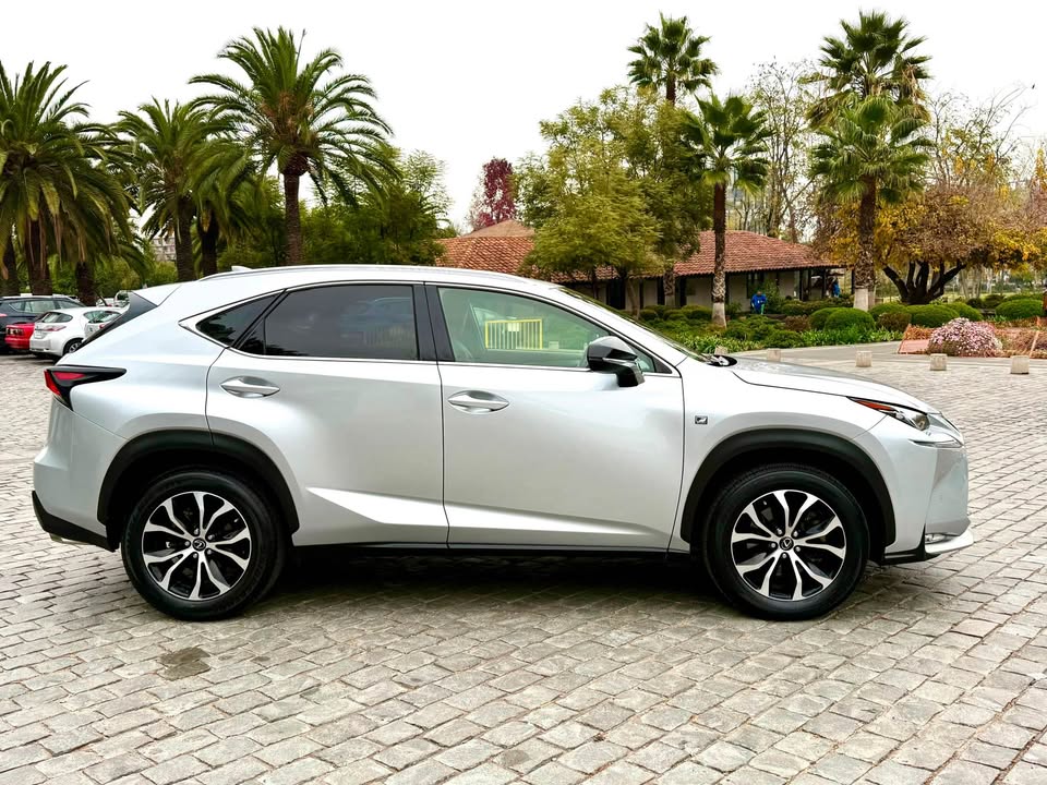 Lexus Nx200 — foto 6 de 20