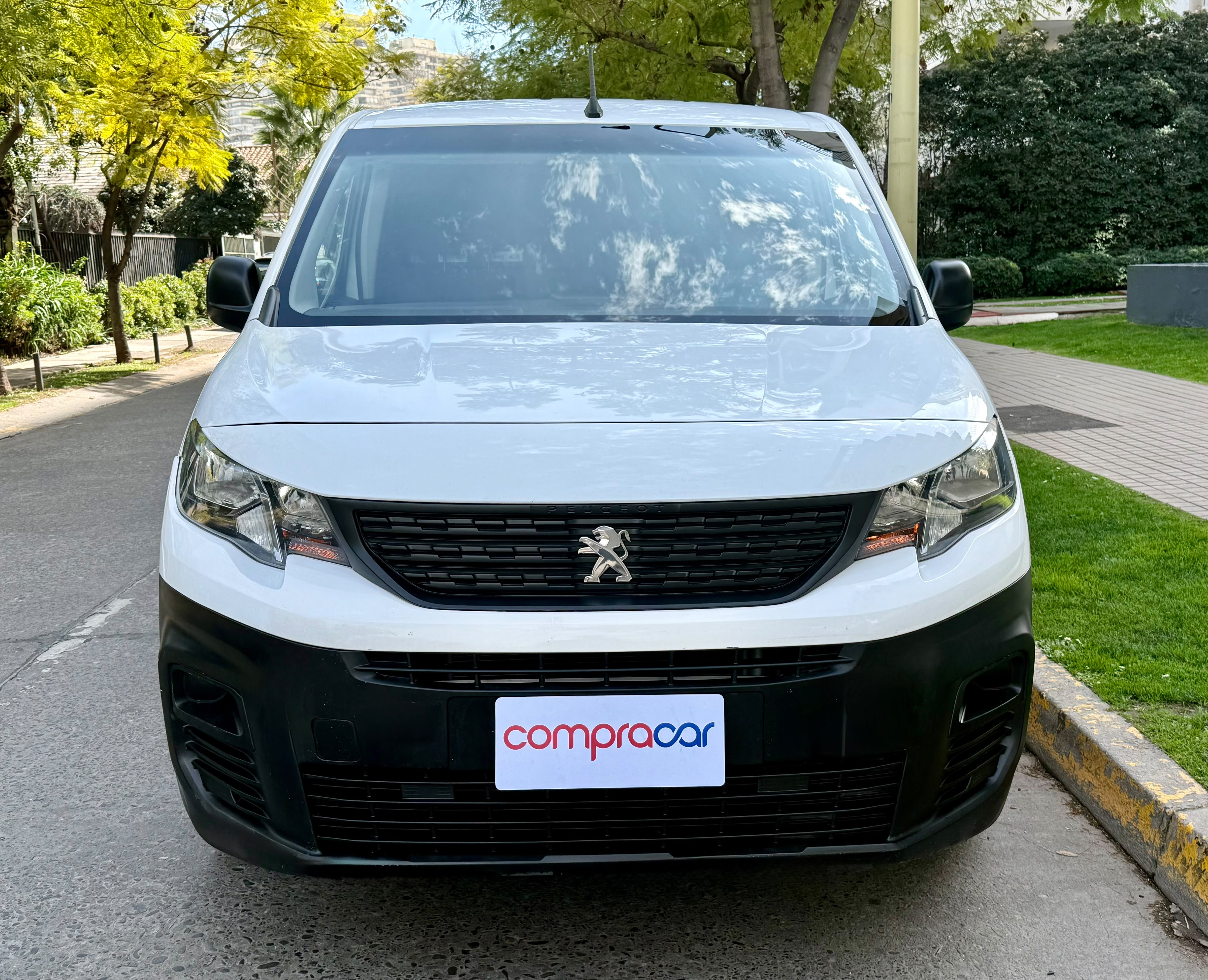 Peugeot Partner — foto 8 de 12