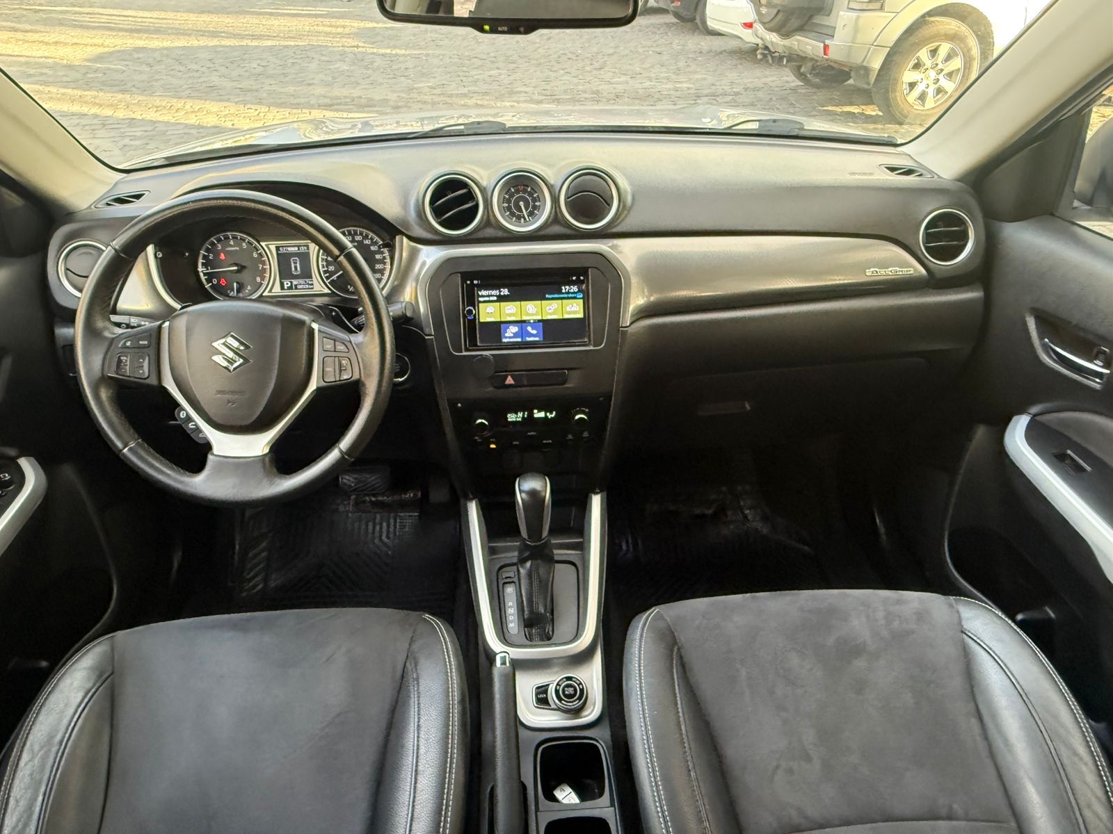 Suzuki Vitara — foto 21 de 24