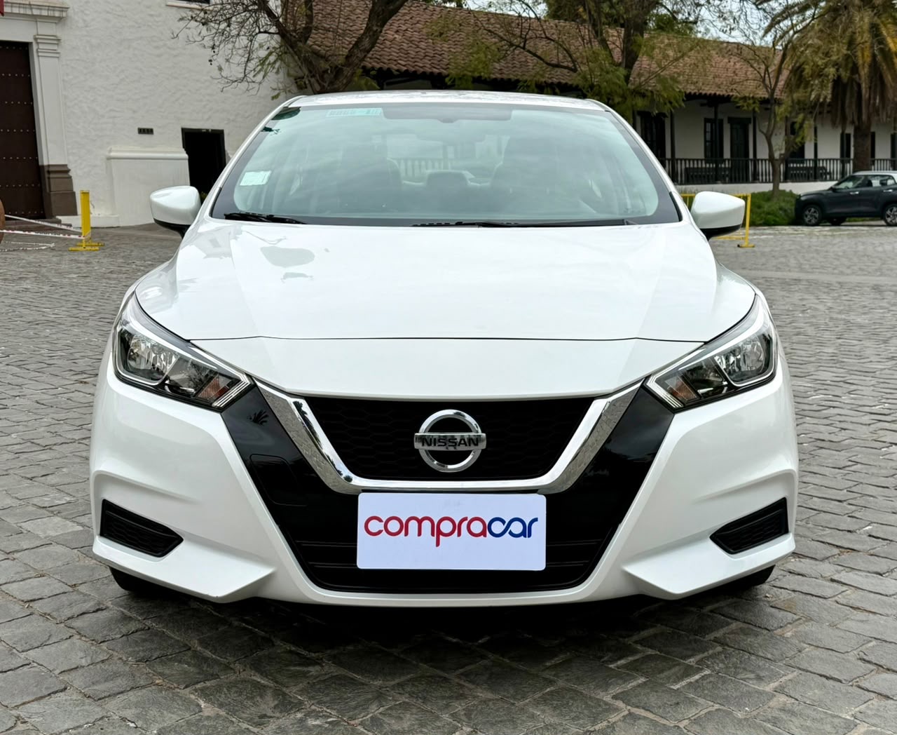 Nissan Versa — foto 8 de 16