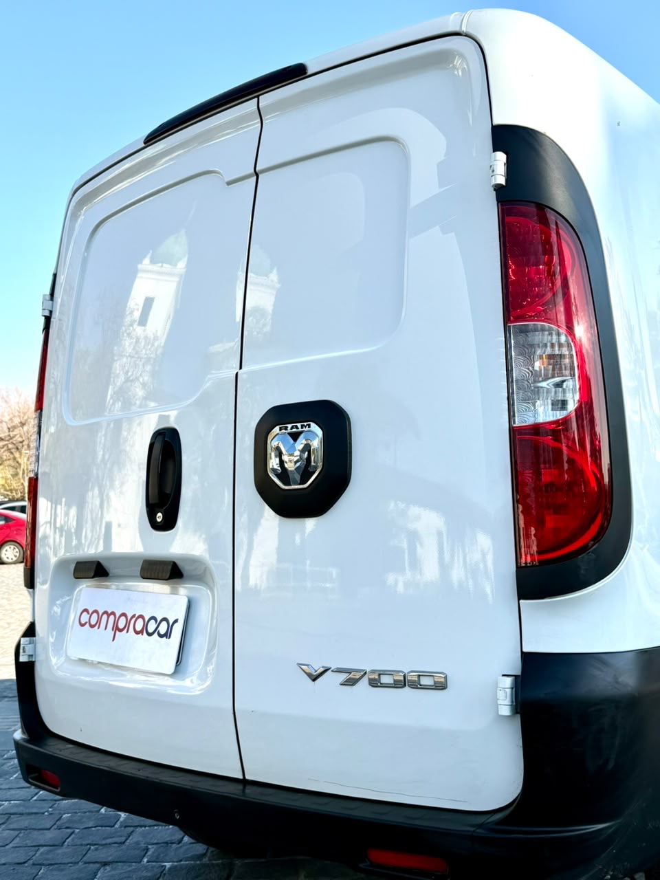 RAM Van700 — foto 10 de 20