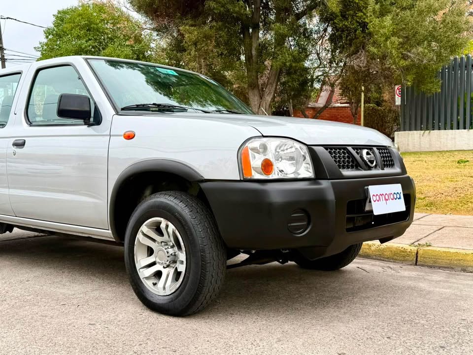 Nissan Terrano — foto 9 de 20