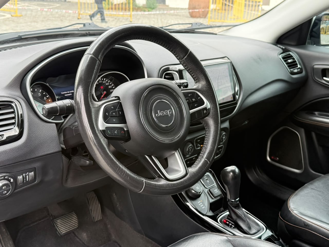 Jeep Compass — foto 18 de 20