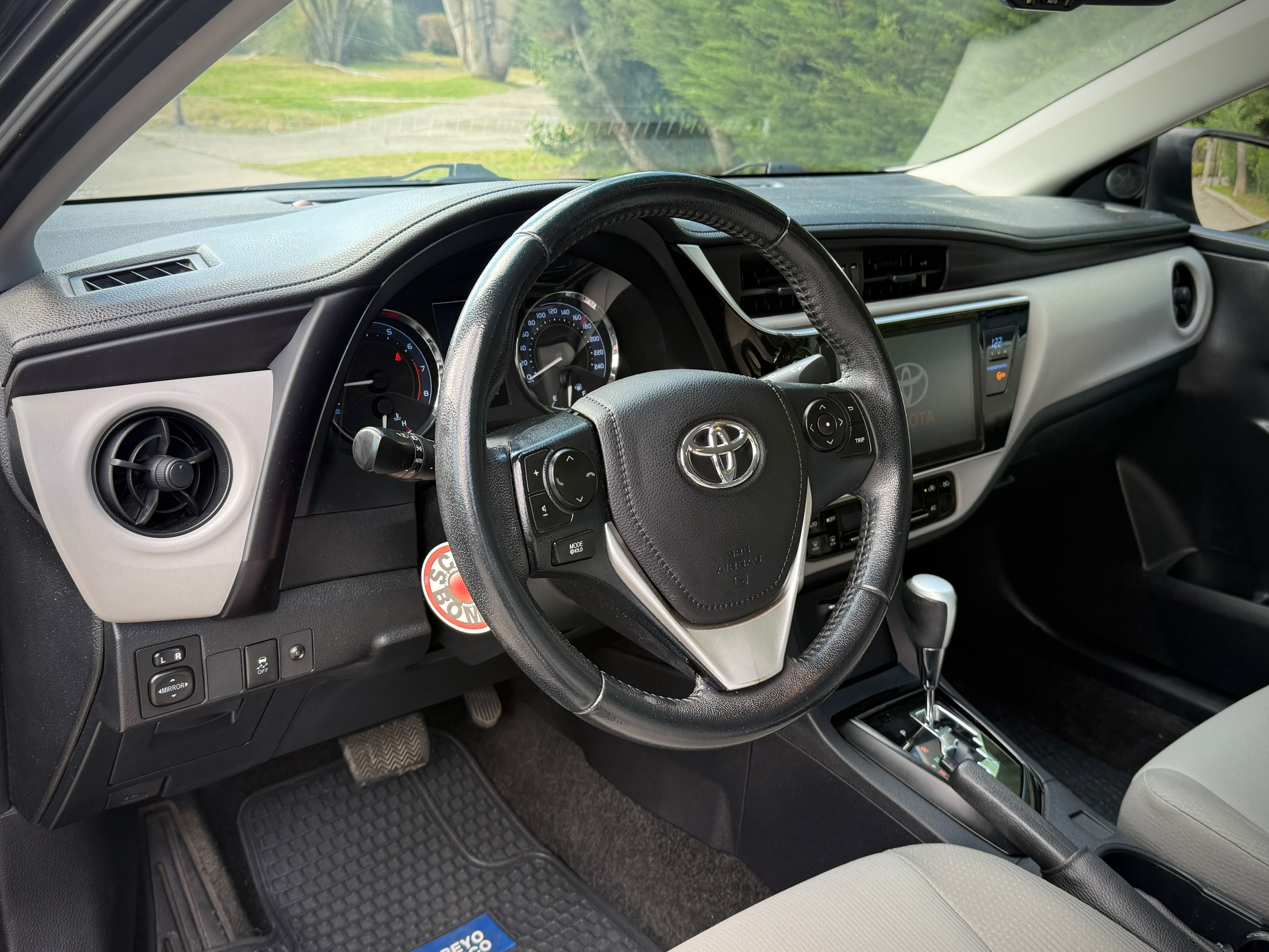 Toyota Corolla — foto 16 de 18