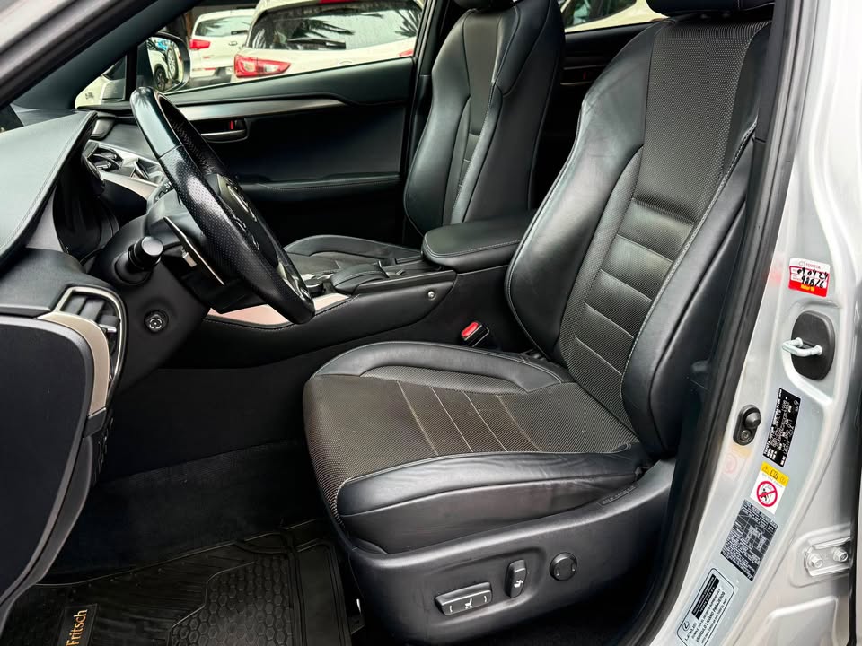 Lexus Nx200 — foto 18 de 20