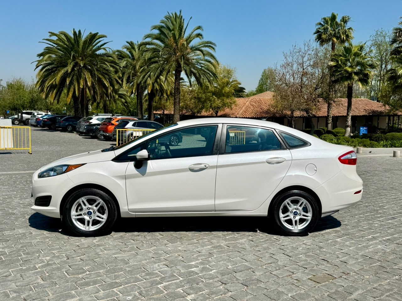 Ford Fiesta — foto 5 de 17