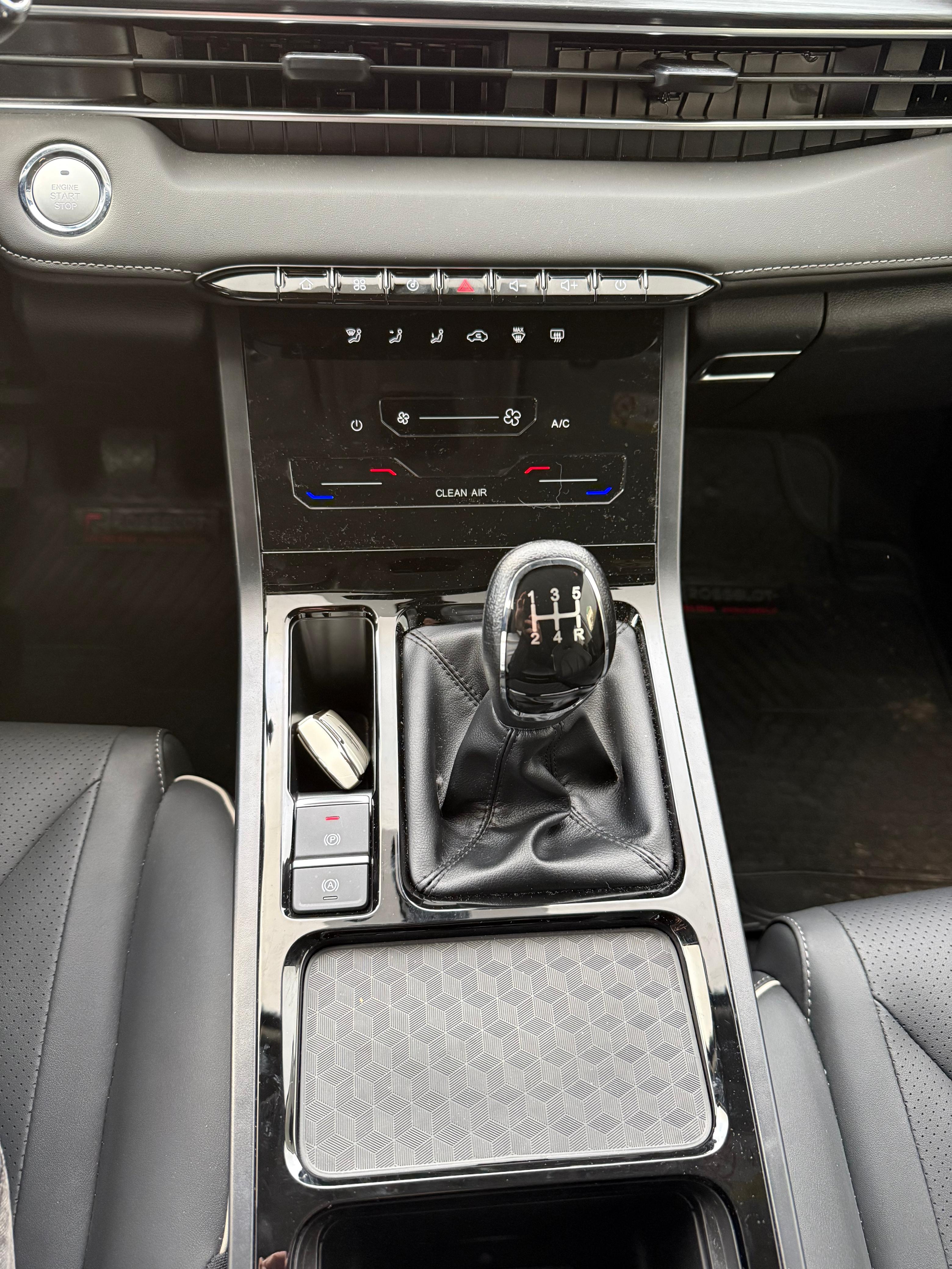 Chery Tiggo 4 — foto 13 de 20