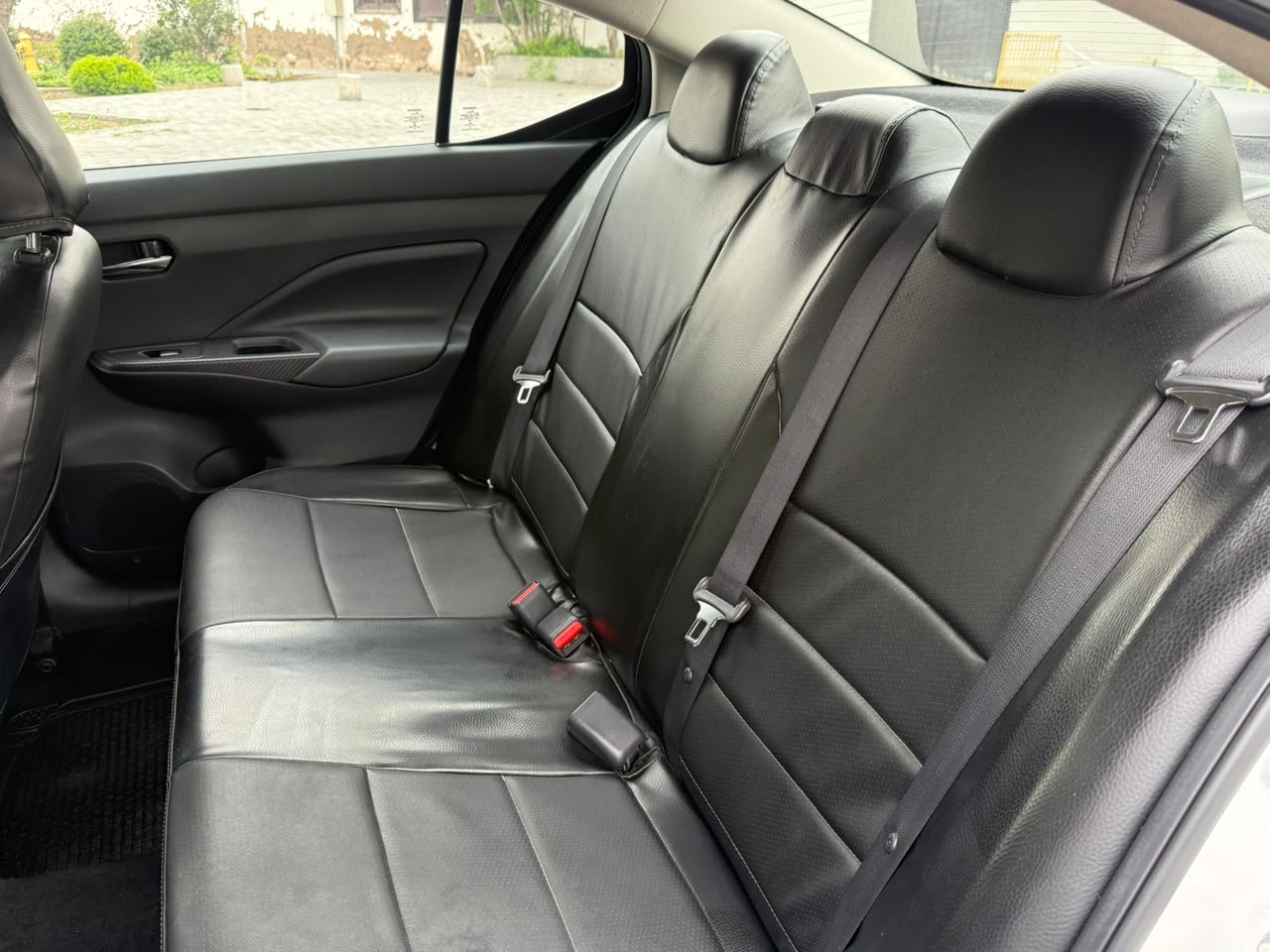 Nissan Versa — foto 16 de 16