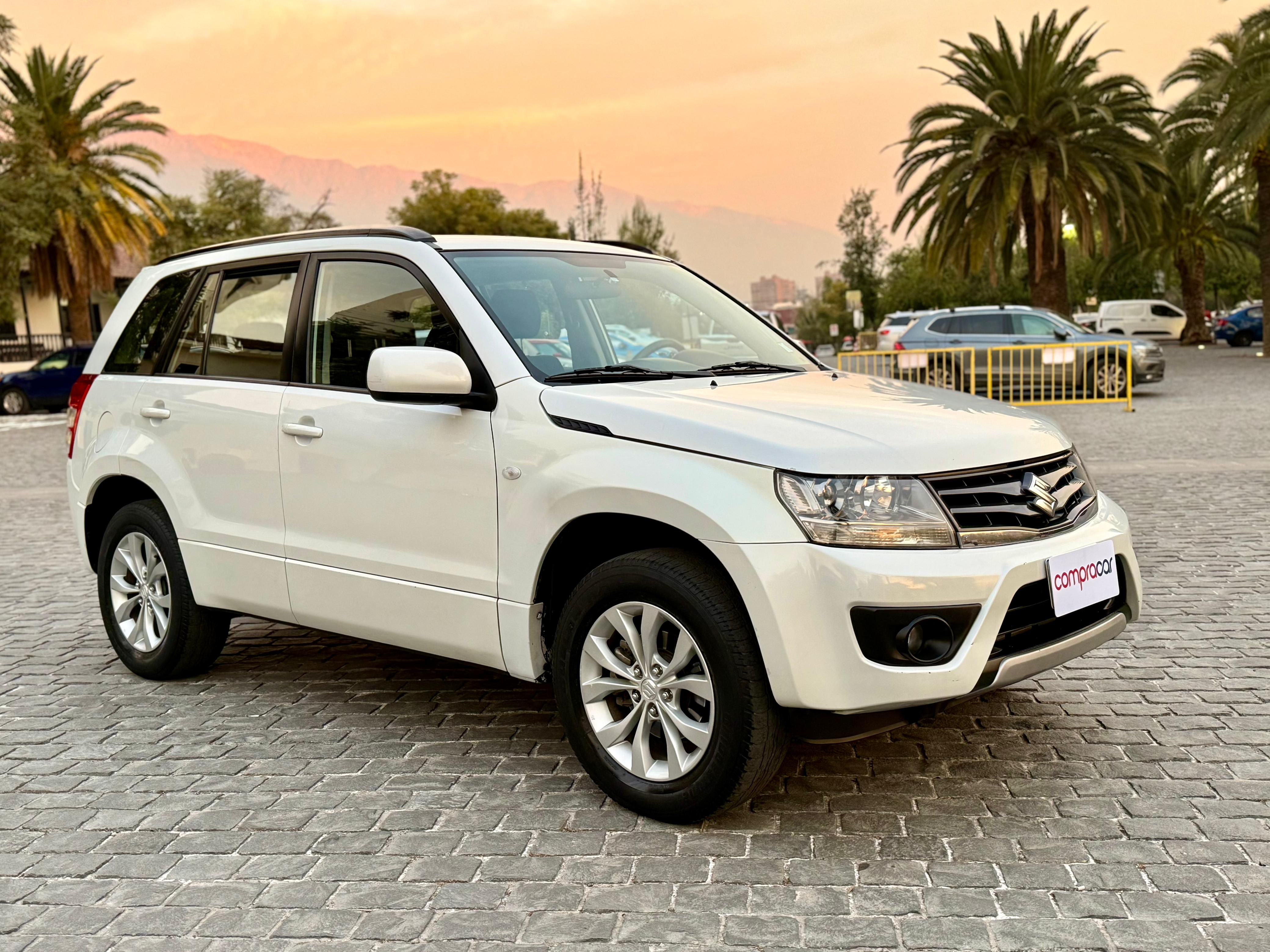 Suzuki Grand Nomade — foto 2 de 17