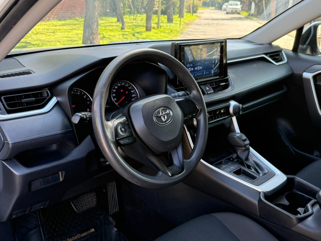 Toyota RAV4 — foto 17 de 18