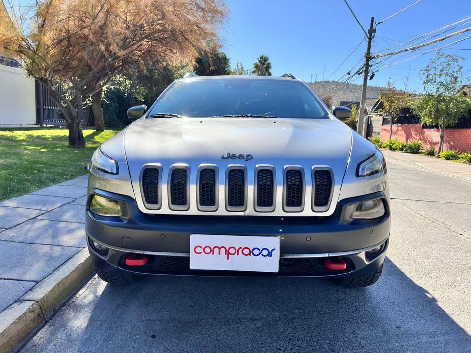 Jeep Cherokee — foto 7 de 20