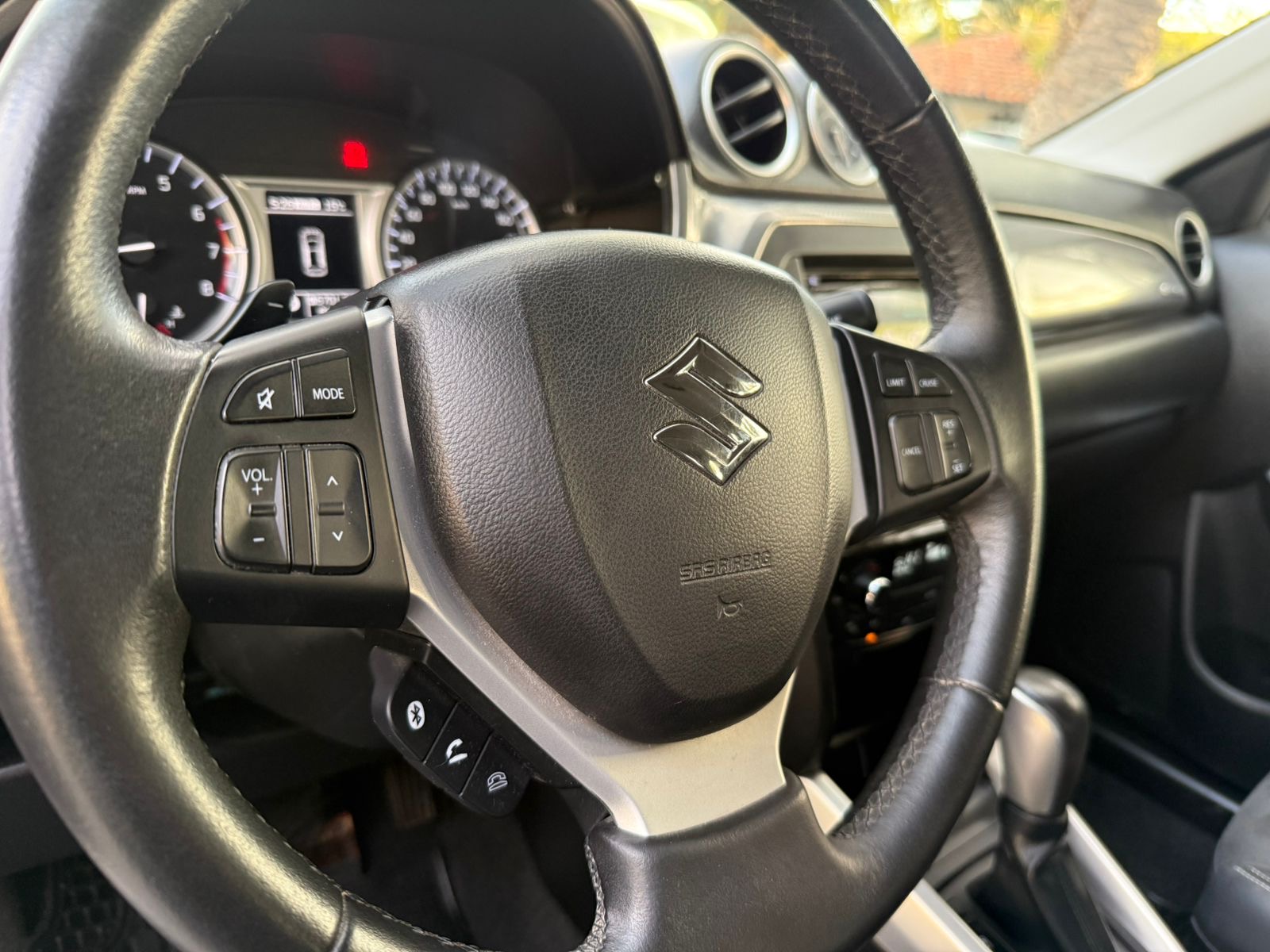 Suzuki Vitara — foto 16 de 24