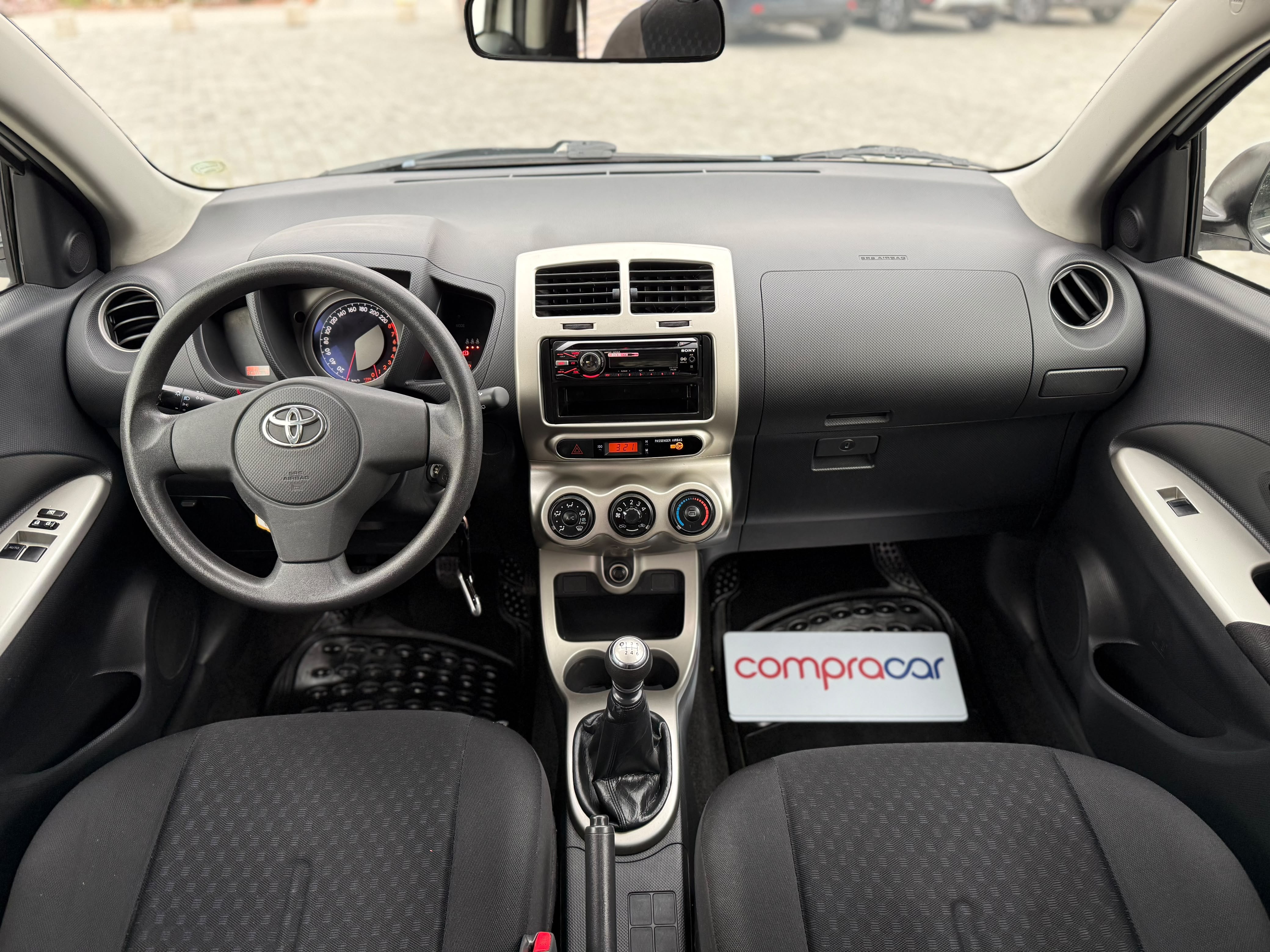 Toyota Urban — foto 10 de 17