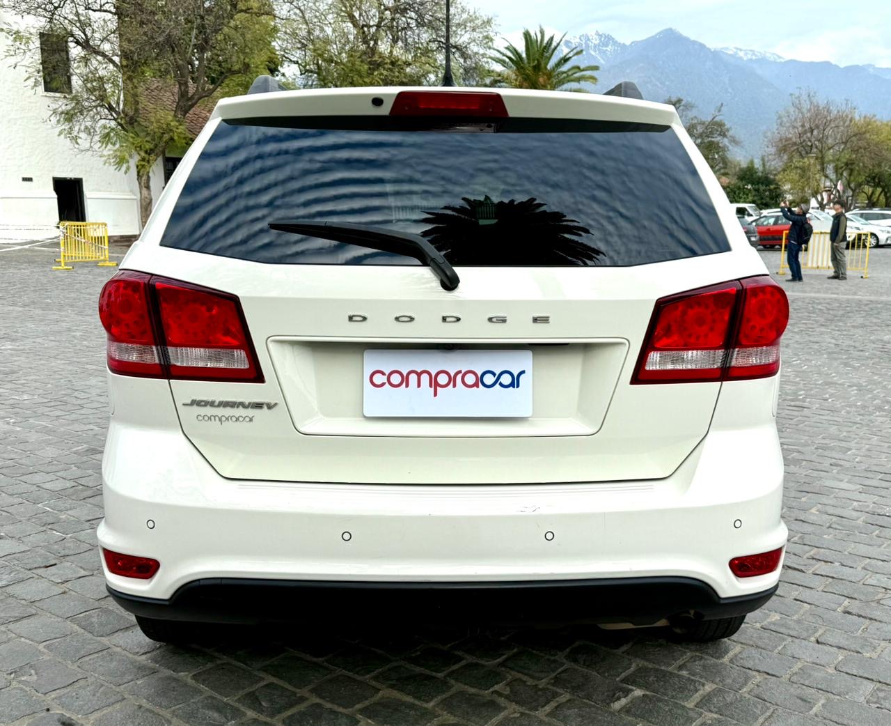 Dodge Journey — foto 10 de 21