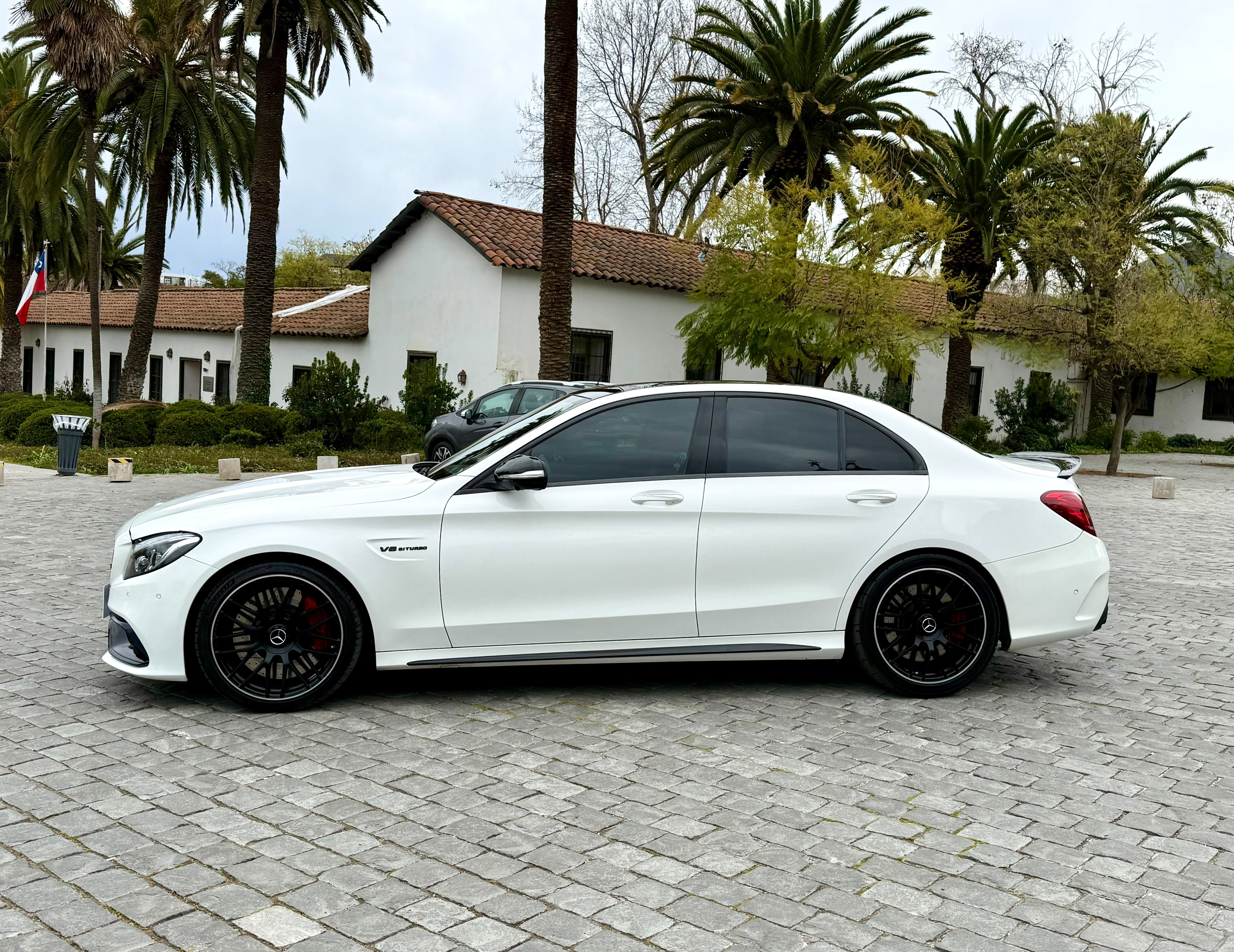 Mercedes-Benz C63 S — foto 5 de 20