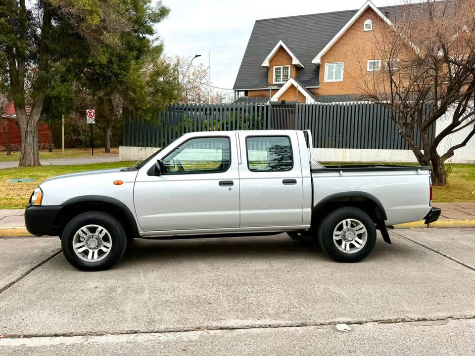 Nissan Terrano — foto 5 de 20