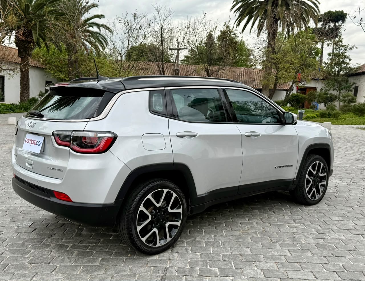 Jeep Compass — foto 3 de 20