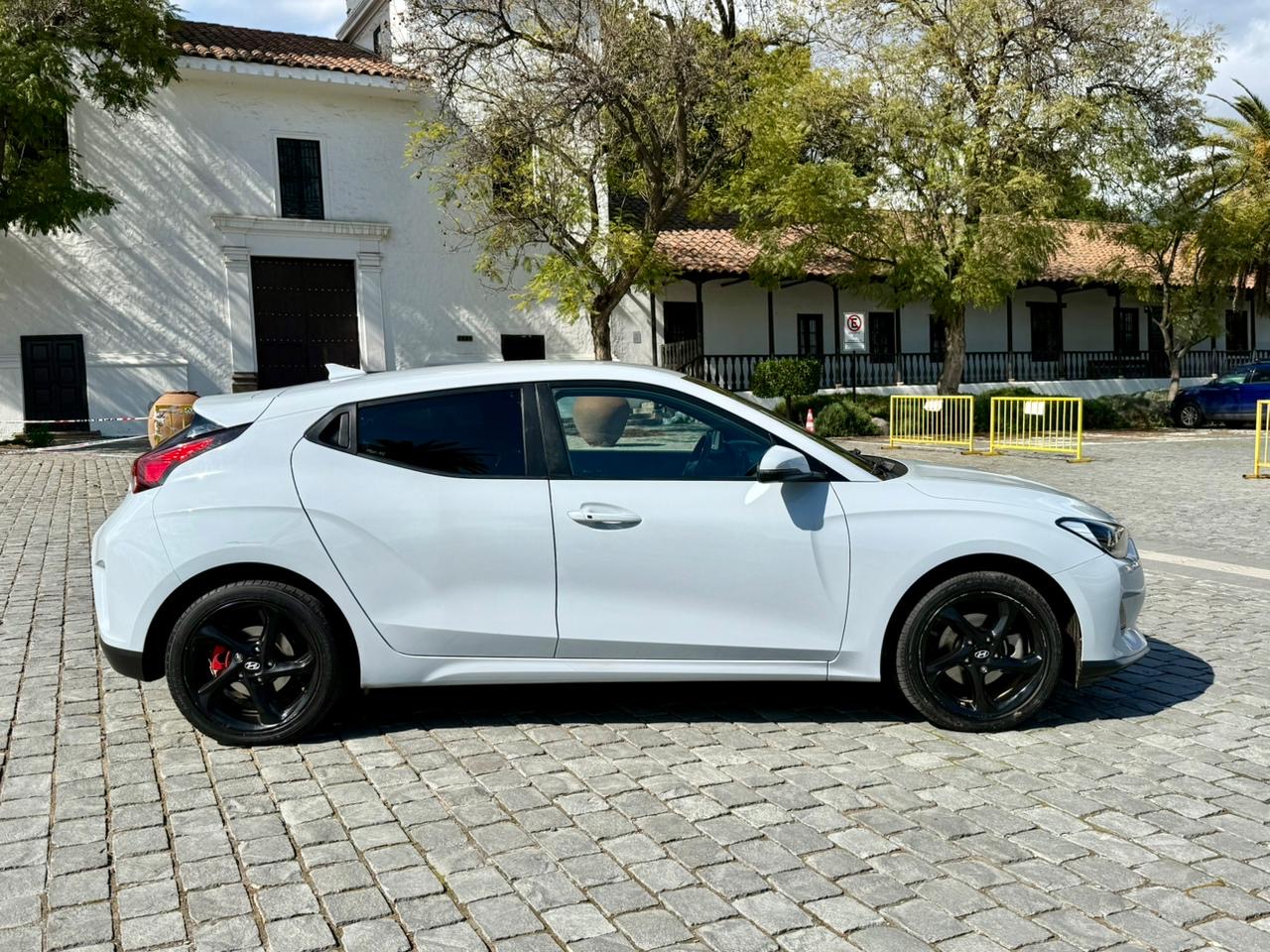 Hyundai Veloster — foto 6 de 13
