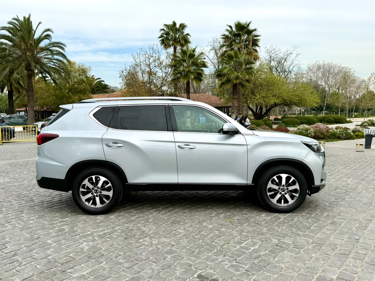 SsangYong Rexton New — foto 8 de 20
