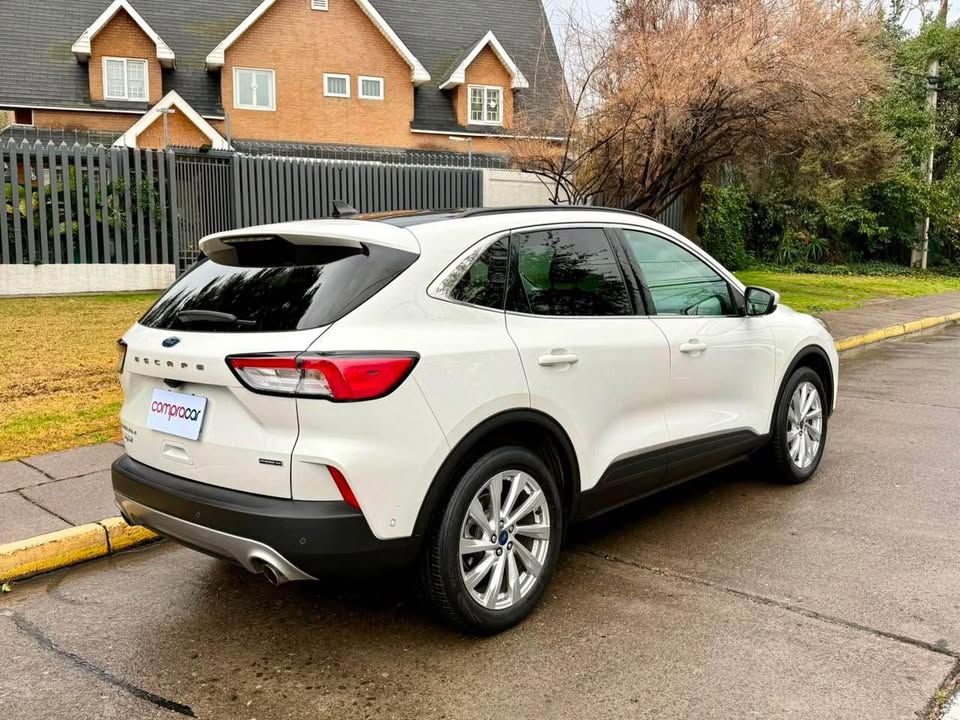 Ford Escape — foto 3 de 20