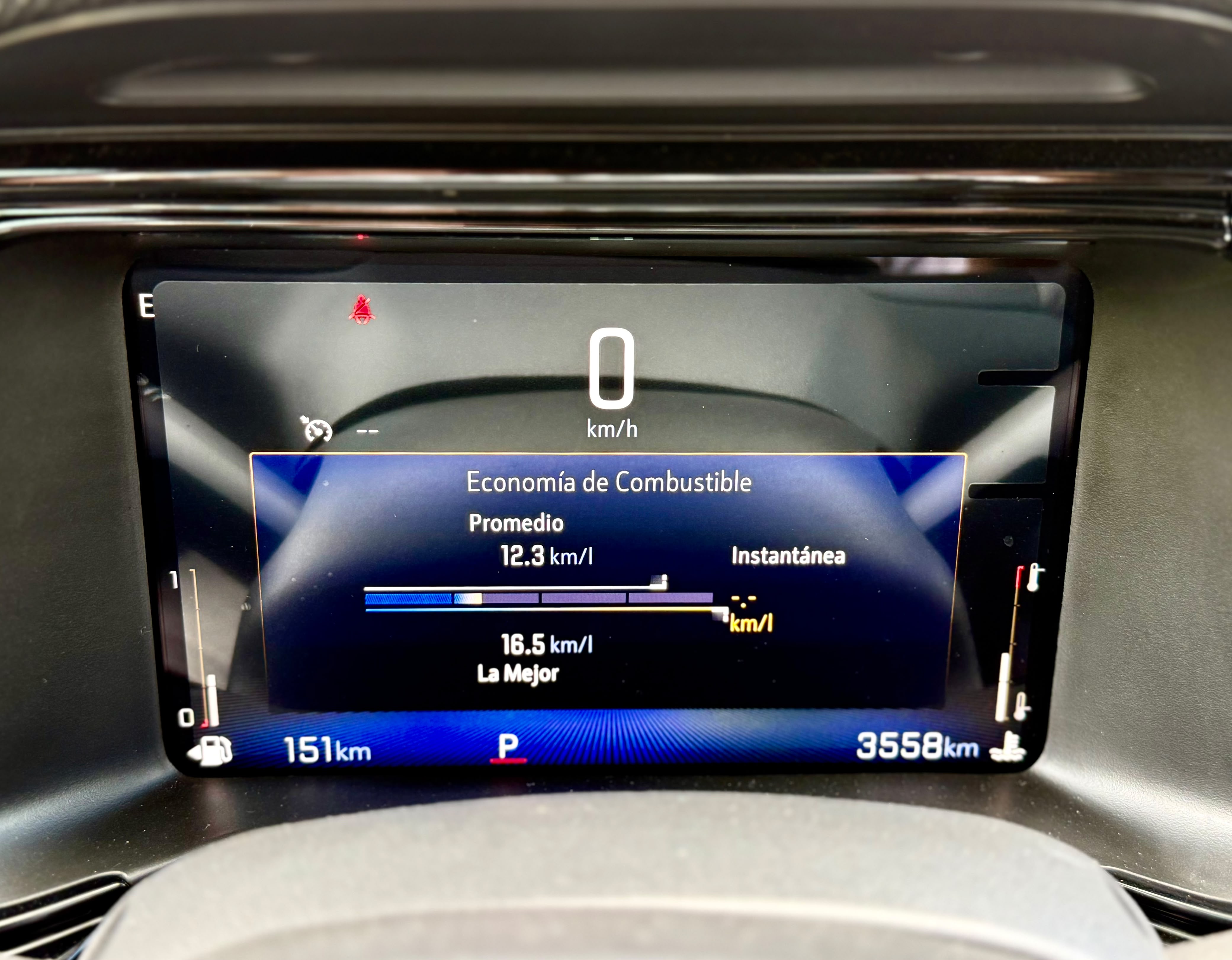 Chevrolet Montana — foto 16 de 20
