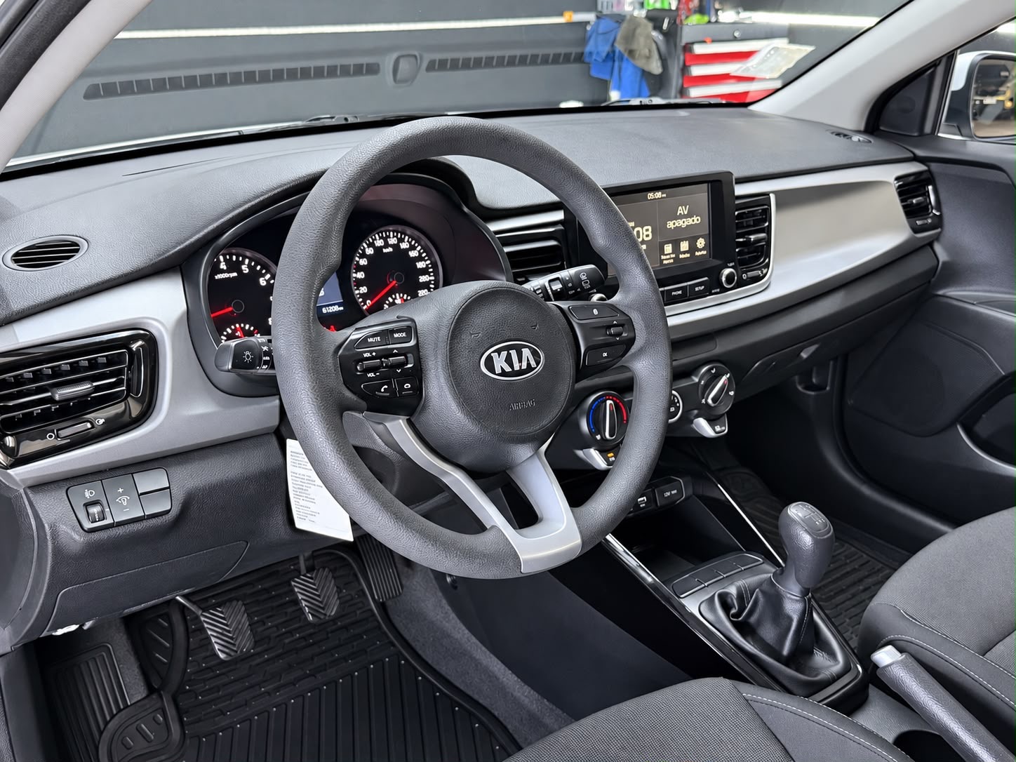 KIA Rio5 — foto 16 de 17