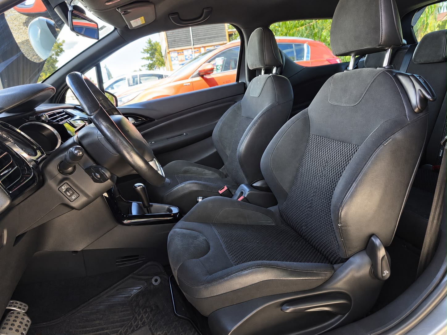 Citroën DS3 — foto 13 de 15