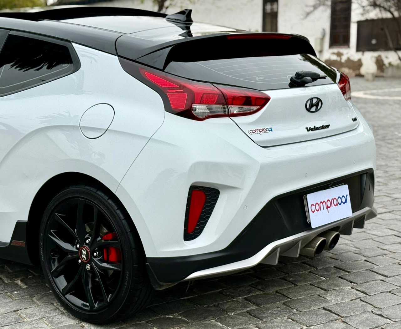 Hyundai Veloster — foto 10 de 21