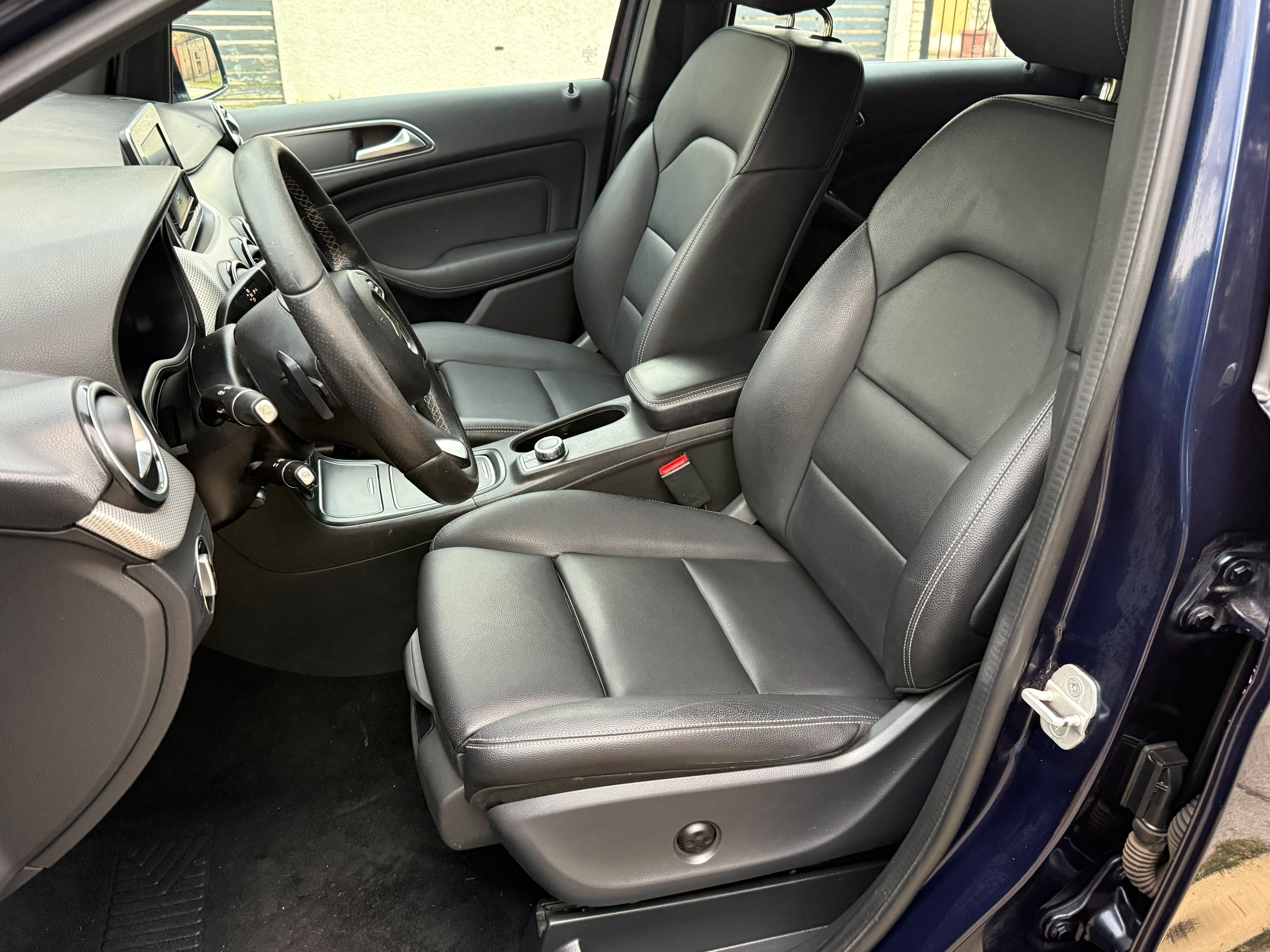 Mercedes-Benz B220 — foto 16 de 17