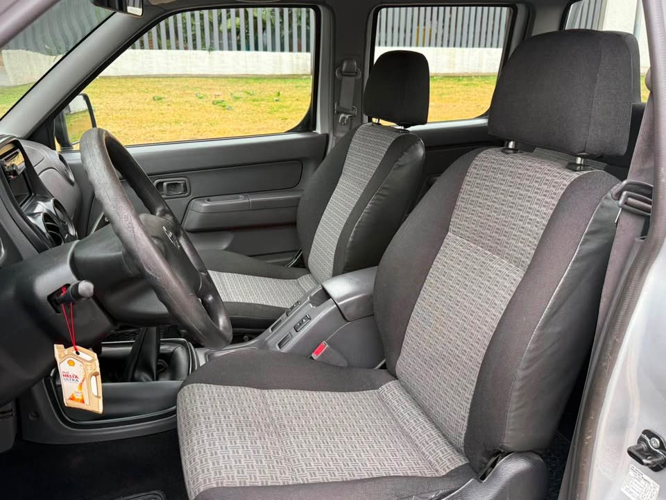 Nissan Terrano — foto 19 de 20