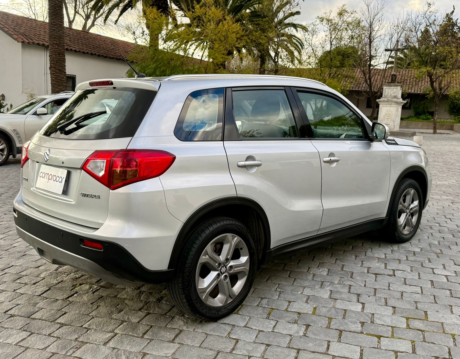 Suzuki Vitara — foto 3 de 24