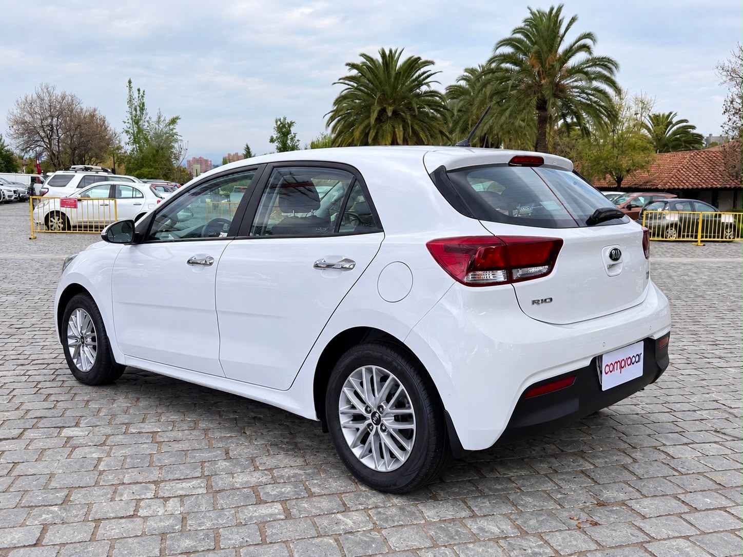 KIA Rio5 — foto 4 de 17