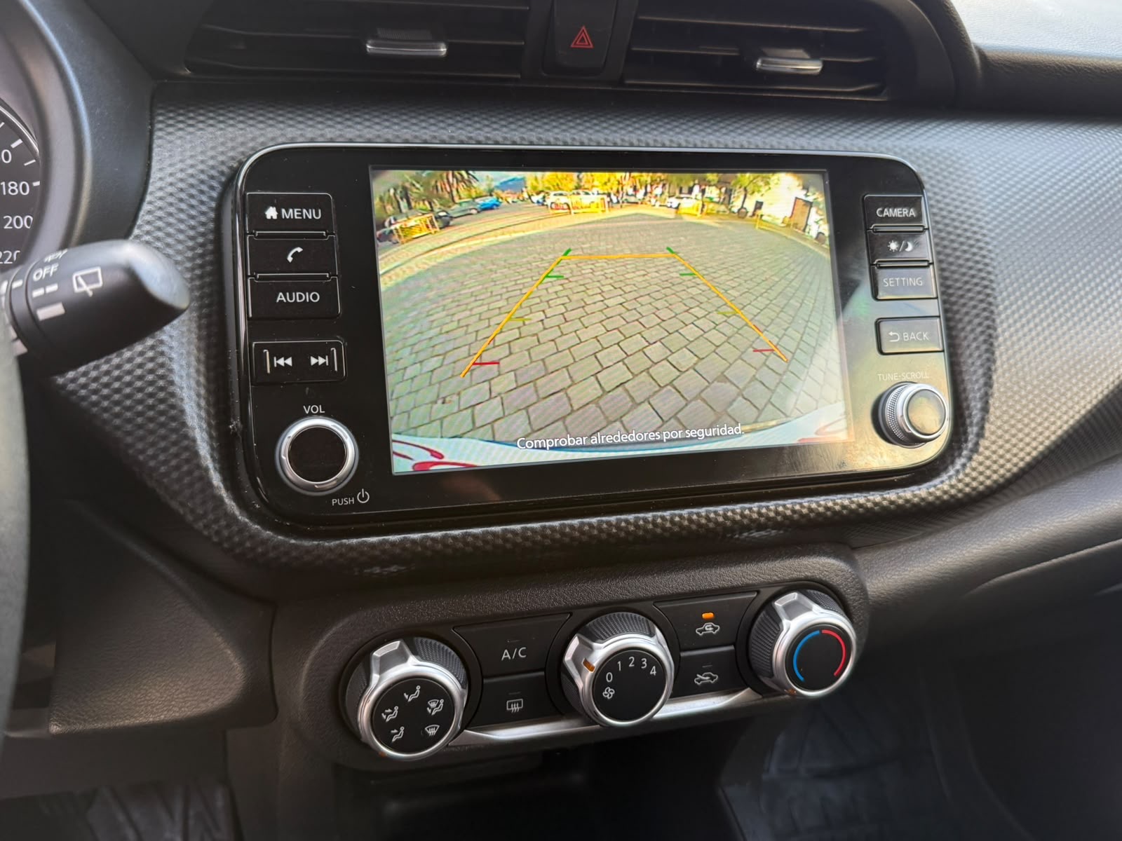 Nissan Kicks — foto 12 de 20