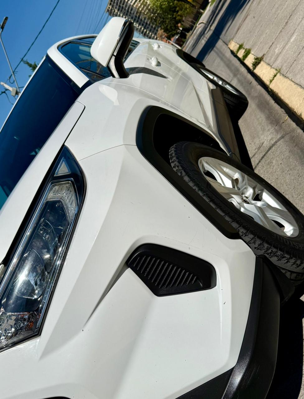 Toyota RAV4 — foto 9 de 18
