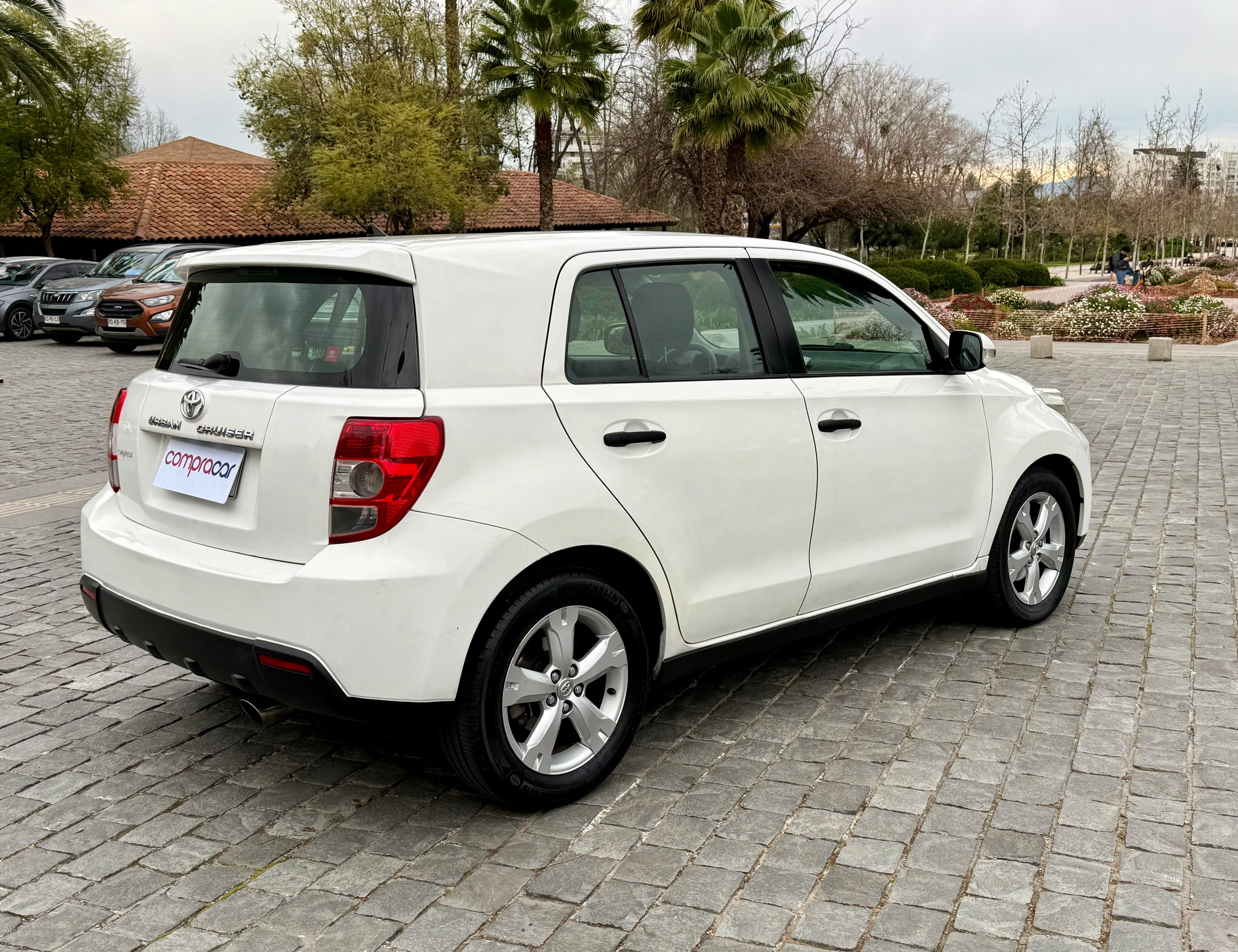 Toyota Urban — foto 3 de 17