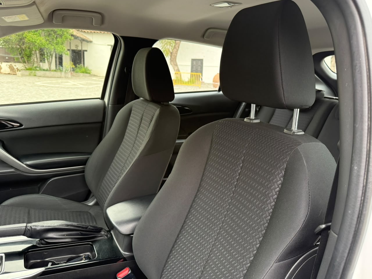 Mitsubishi Eclipse Cross — foto 19 de 20