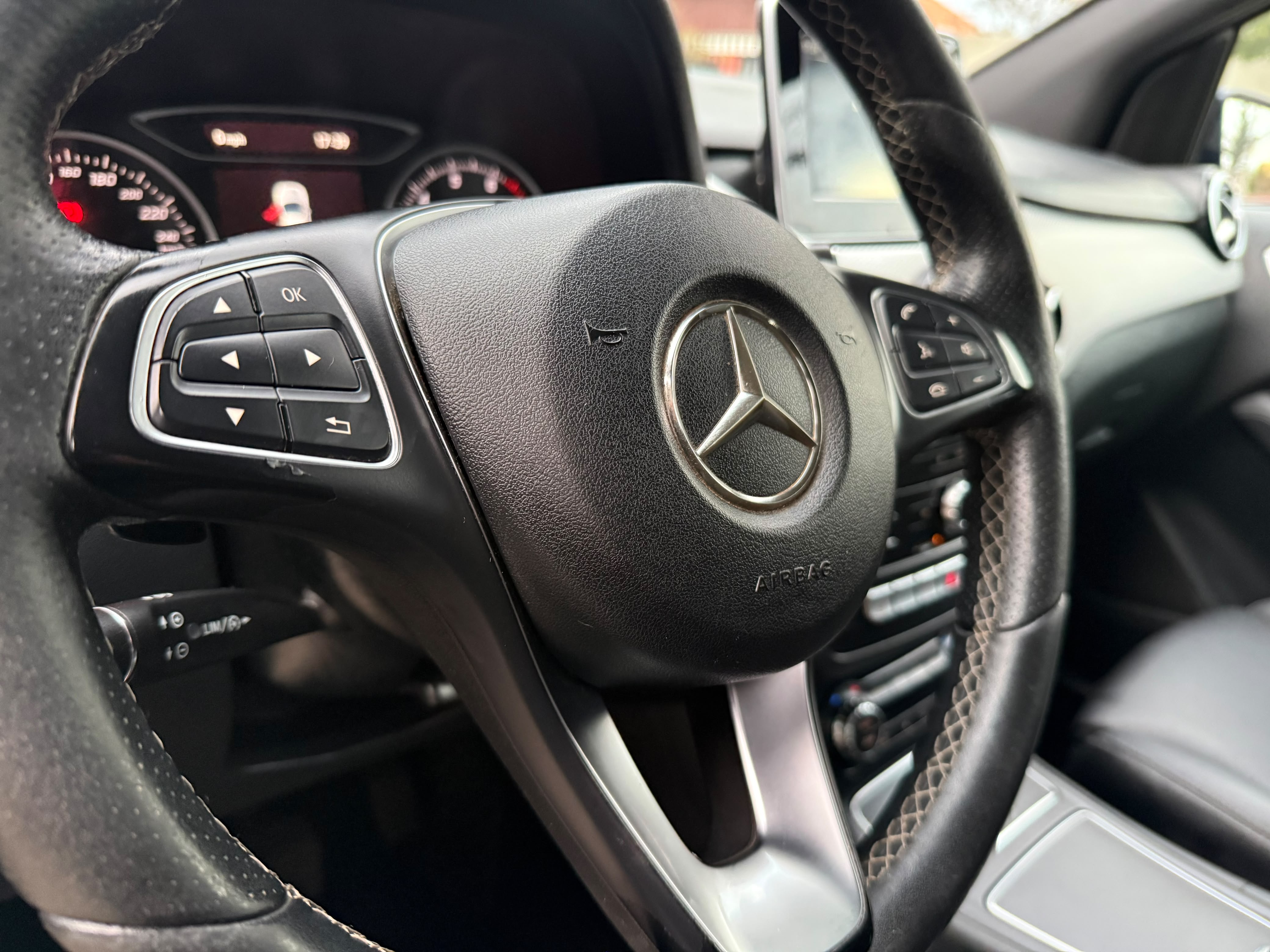 Mercedes-Benz B220 — foto 15 de 17