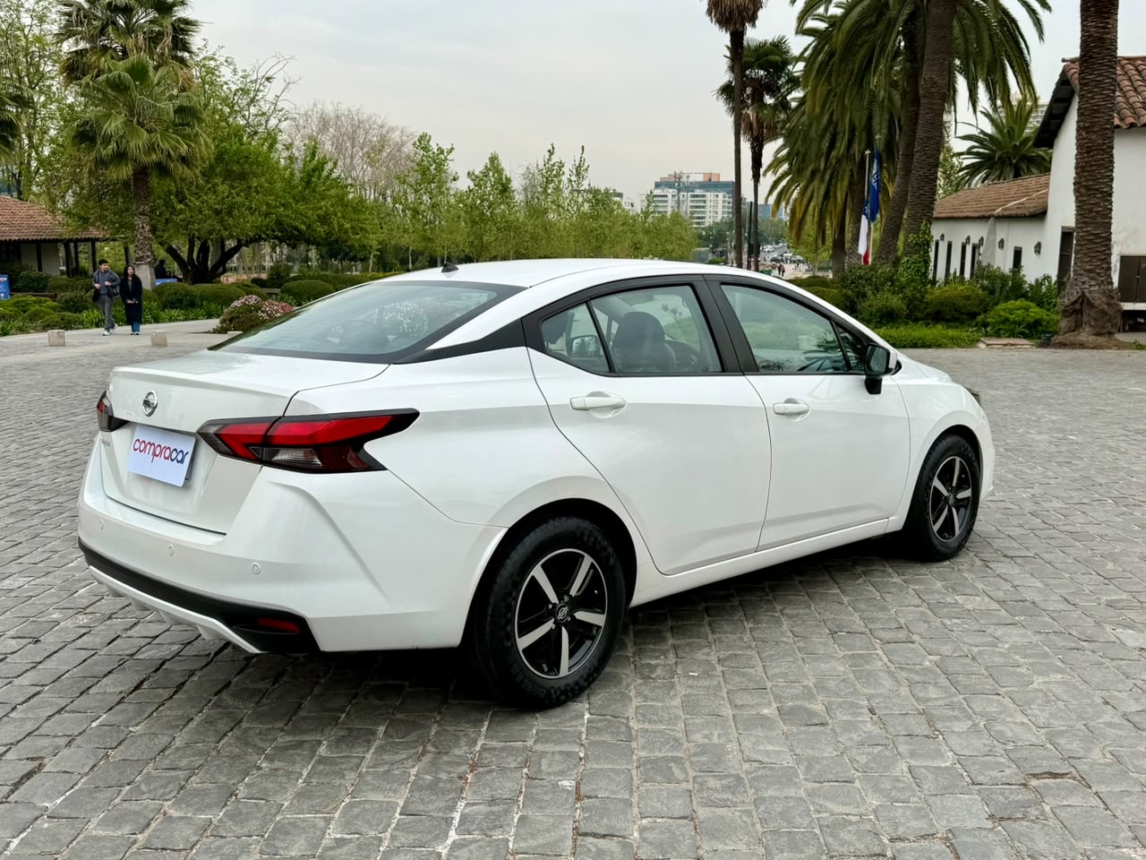 Nissan Versa — foto 3 de 16