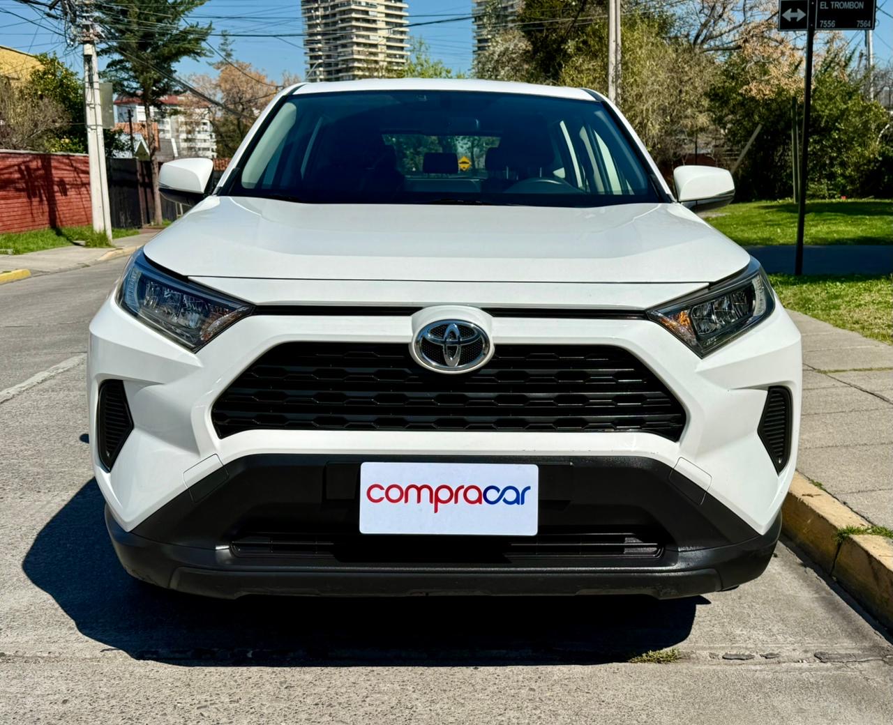 Toyota RAV4 — foto 7 de 18