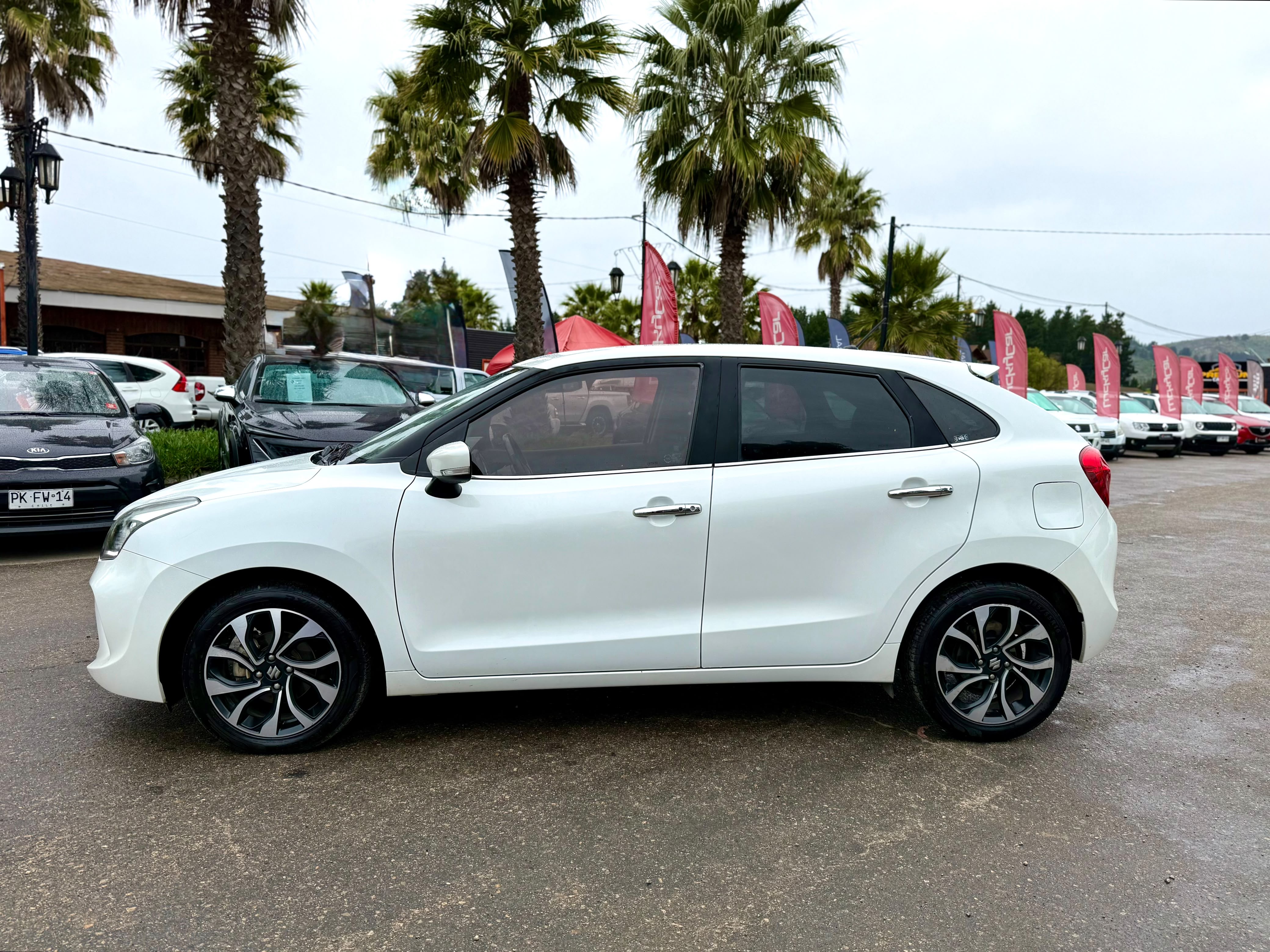 Suzuki Baleno — foto 5 de 15